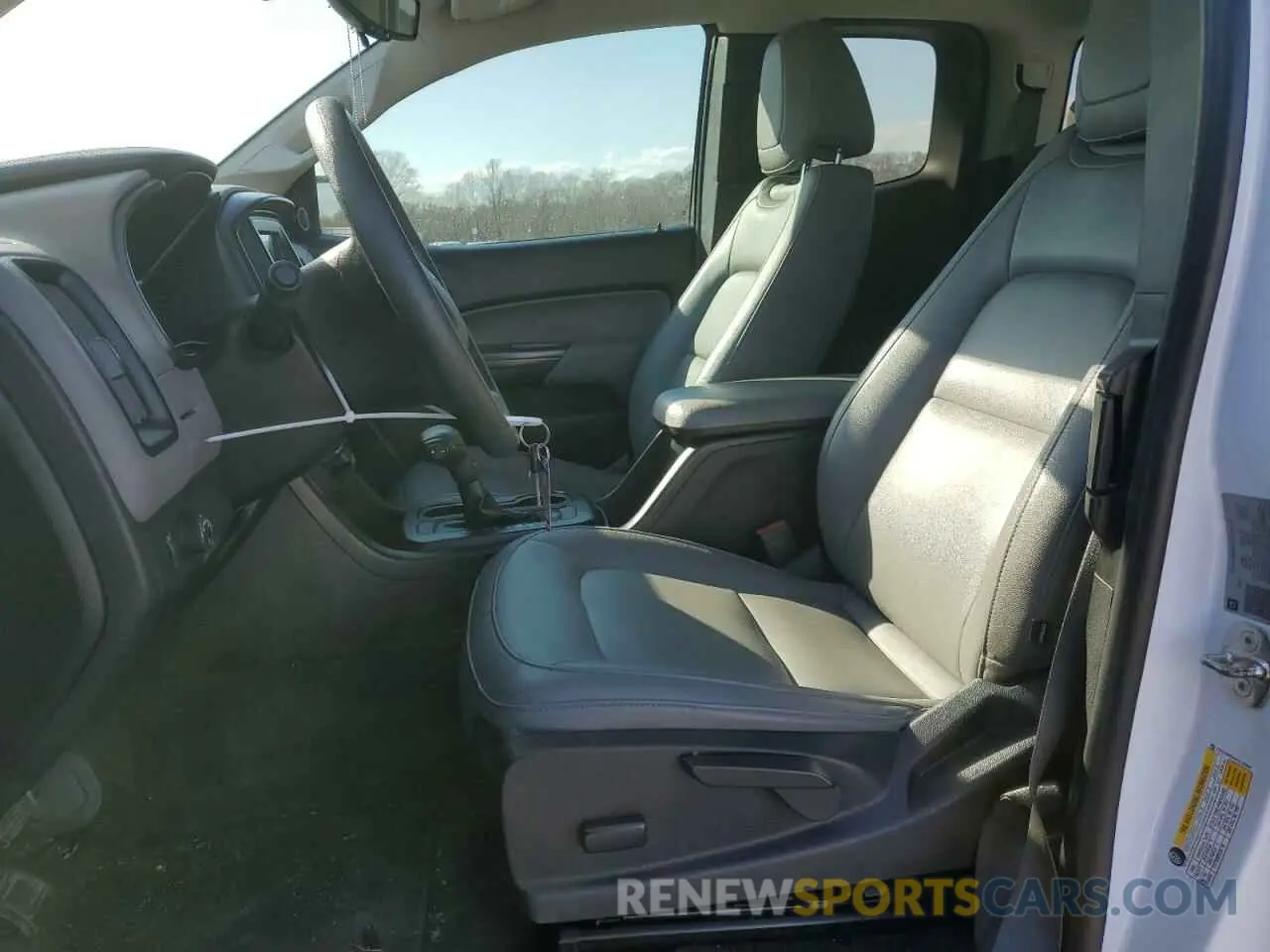 7 Photograph of a damaged car 1GCHSBEA0K1125569 CHEVROLET COLORADO 2019