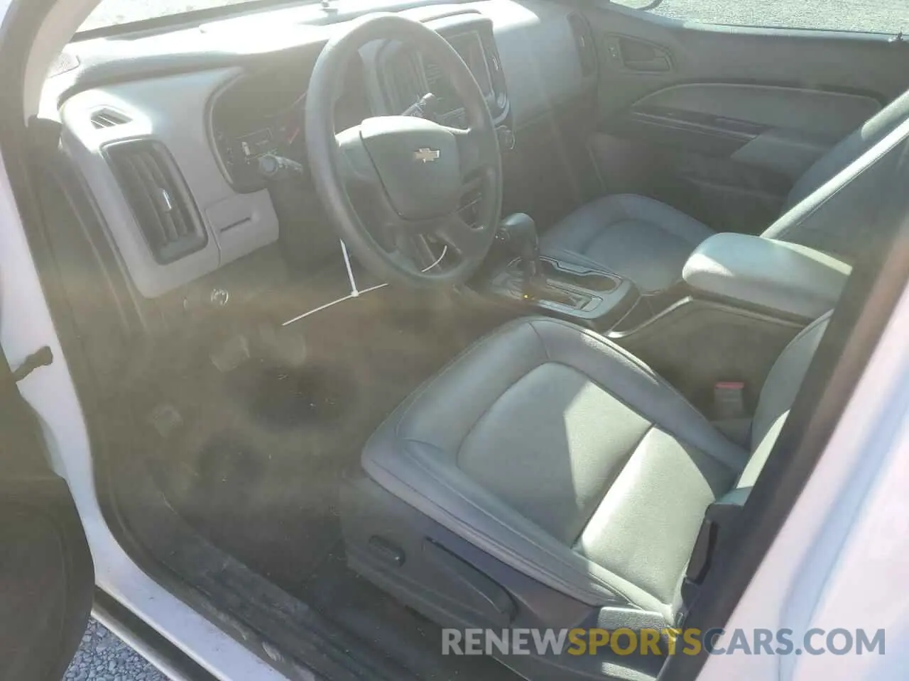 8 Photograph of a damaged car 1GCHSBEA0K1125569 CHEVROLET COLORADO 2019