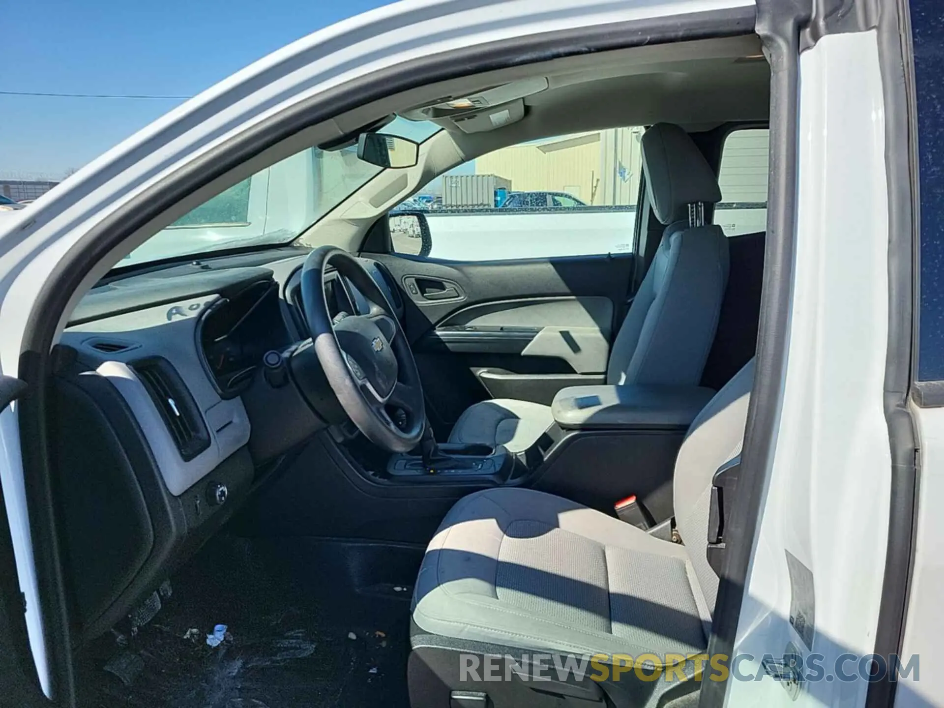 5 Photograph of a damaged car 1GCHSBEA1K1112295 CHEVROLET COLORADO 2019