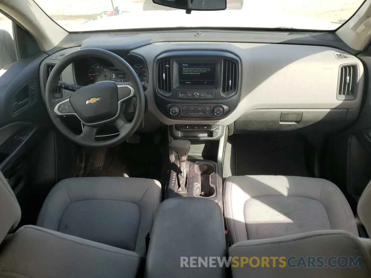 8 Photograph of a damaged car 1GCHSBEA1K1130165 CHEVROLET COLORADO 2019