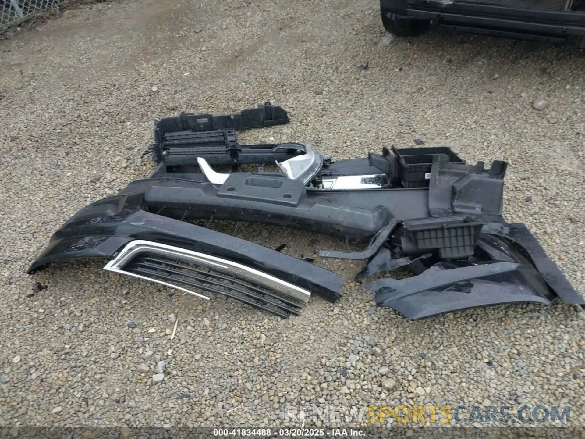 12 Photograph of a damaged car 1GCHSBEA1K1142171 CHEVROLET COLORADO 2019
