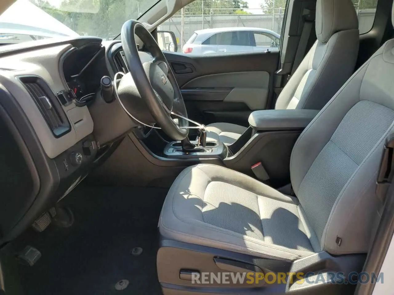 7 Photograph of a damaged car 1GCHSBEA1K1207083 CHEVROLET COLORADO 2019
