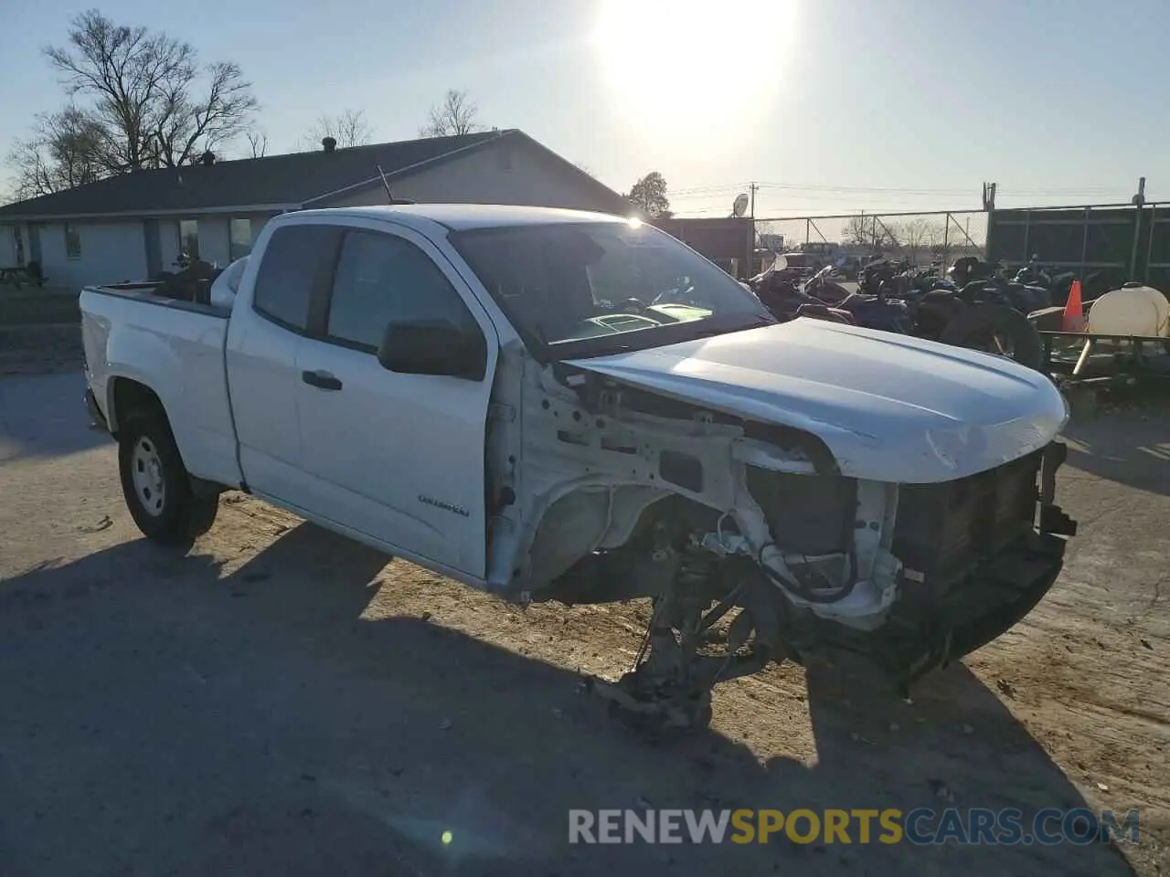 4 Photograph of a damaged car 1GCHSBEA1K1212526 CHEVROLET COLORADO 2019