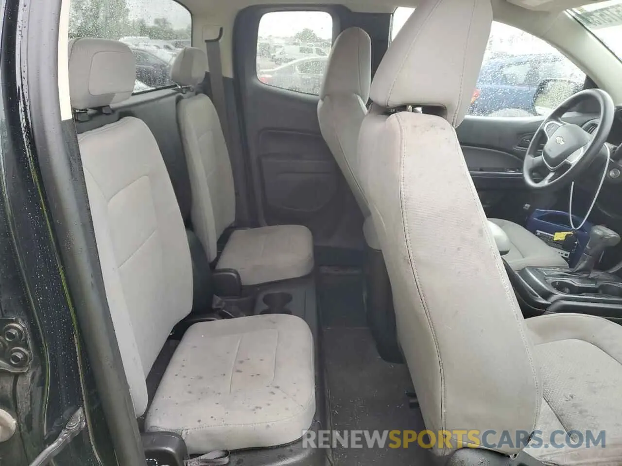10 Photograph of a damaged car 1GCHSBEA1K1263685 CHEVROLET COLORADO 2019