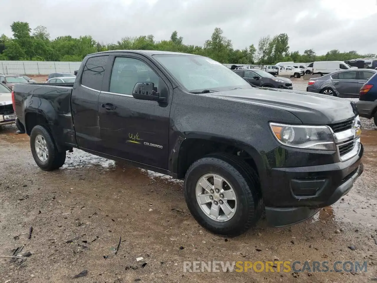 4 Photograph of a damaged car 1GCHSBEA1K1263685 CHEVROLET COLORADO 2019