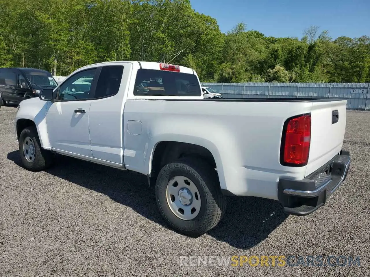 2 Photograph of a damaged car 1GCHSBEA1K1327305 CHEVROLET COLORADO 2019