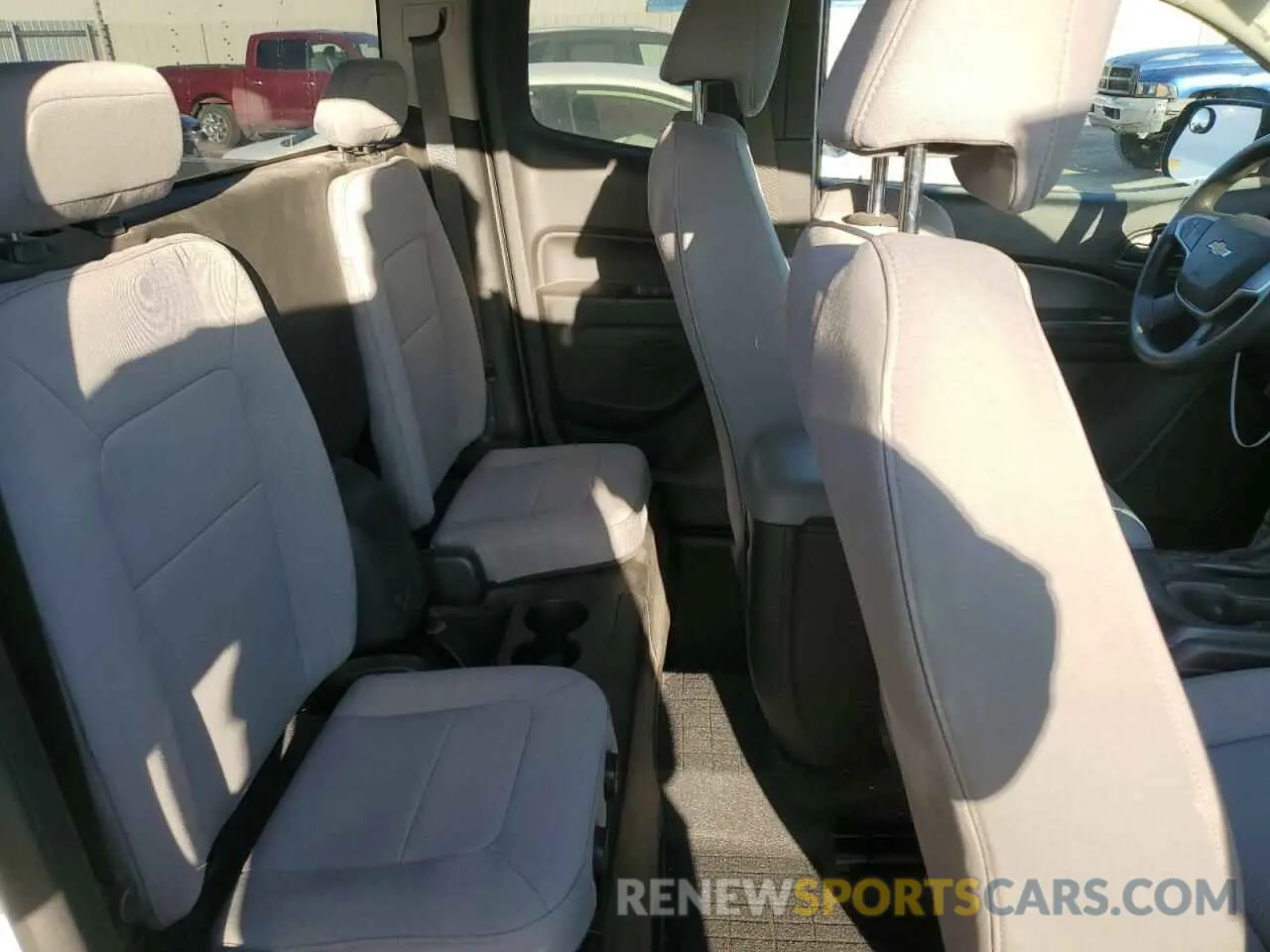 10 Photograph of a damaged car 1GCHSBEA2K1314188 CHEVROLET COLORADO 2019