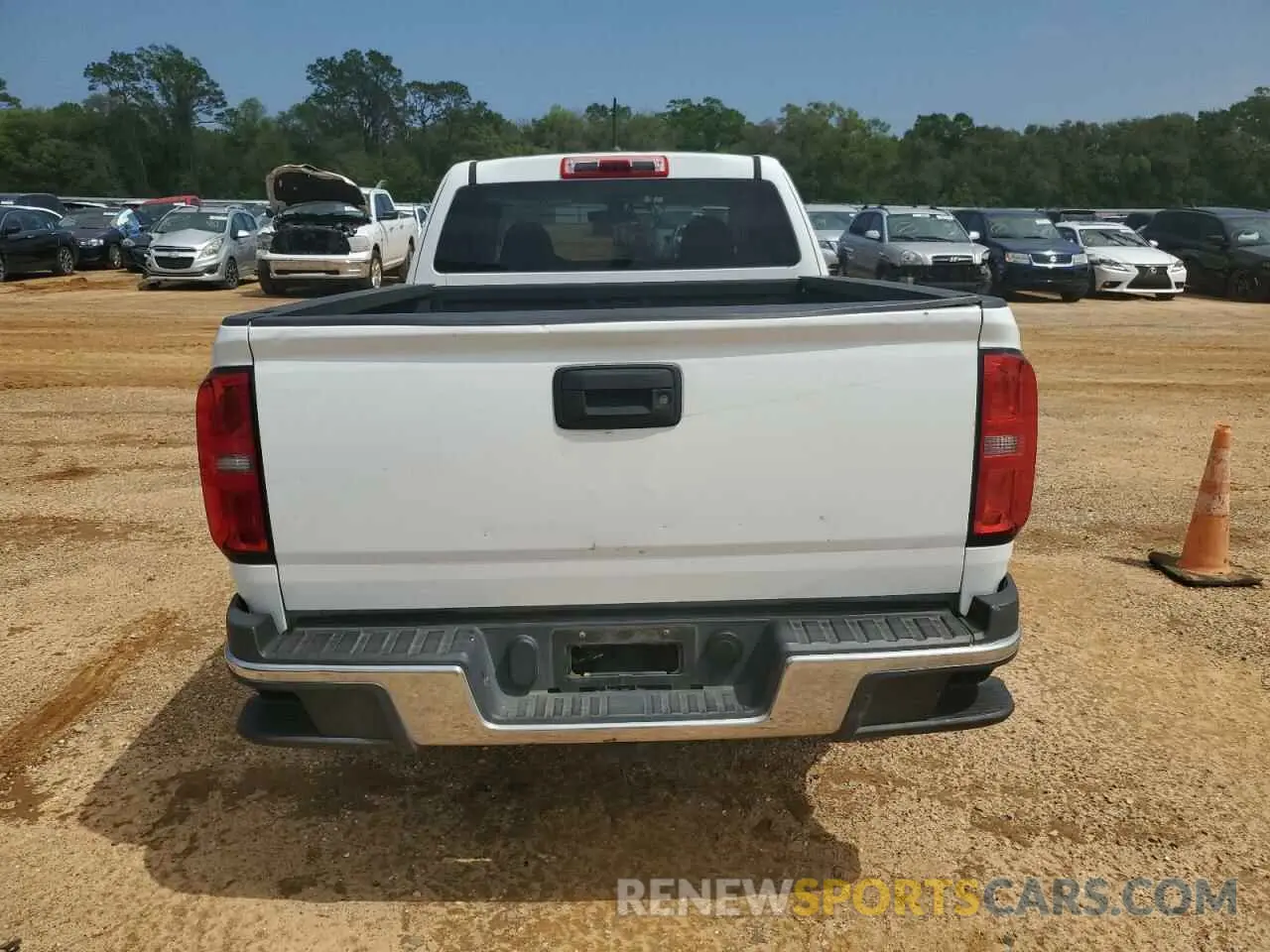 6 Photograph of a damaged car 1GCHSBEA2K1334862 CHEVROLET COLORADO 2019