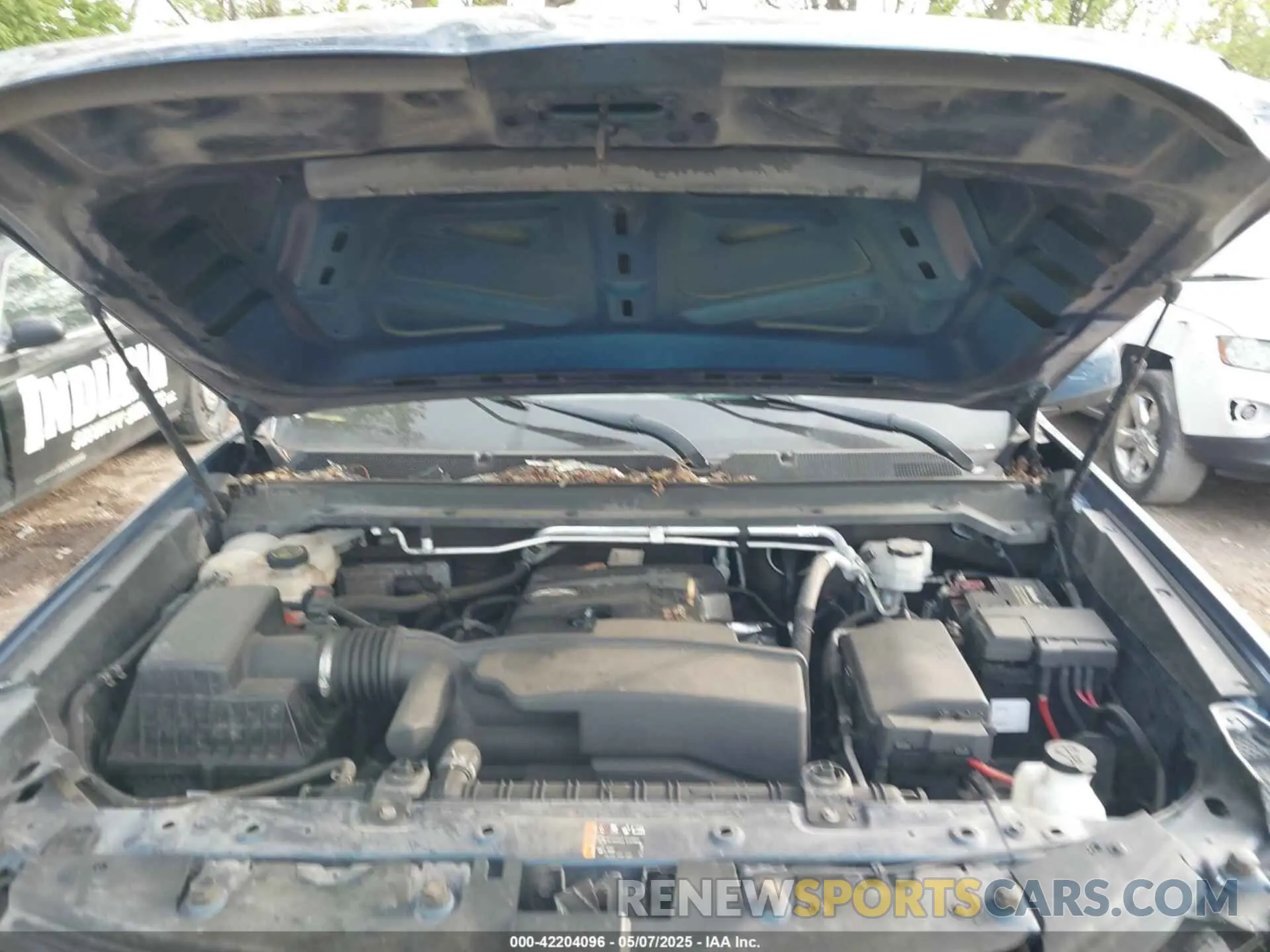 10 Photograph of a damaged car 1GCHSBEA3K1176872 CHEVROLET COLORADO 2019
