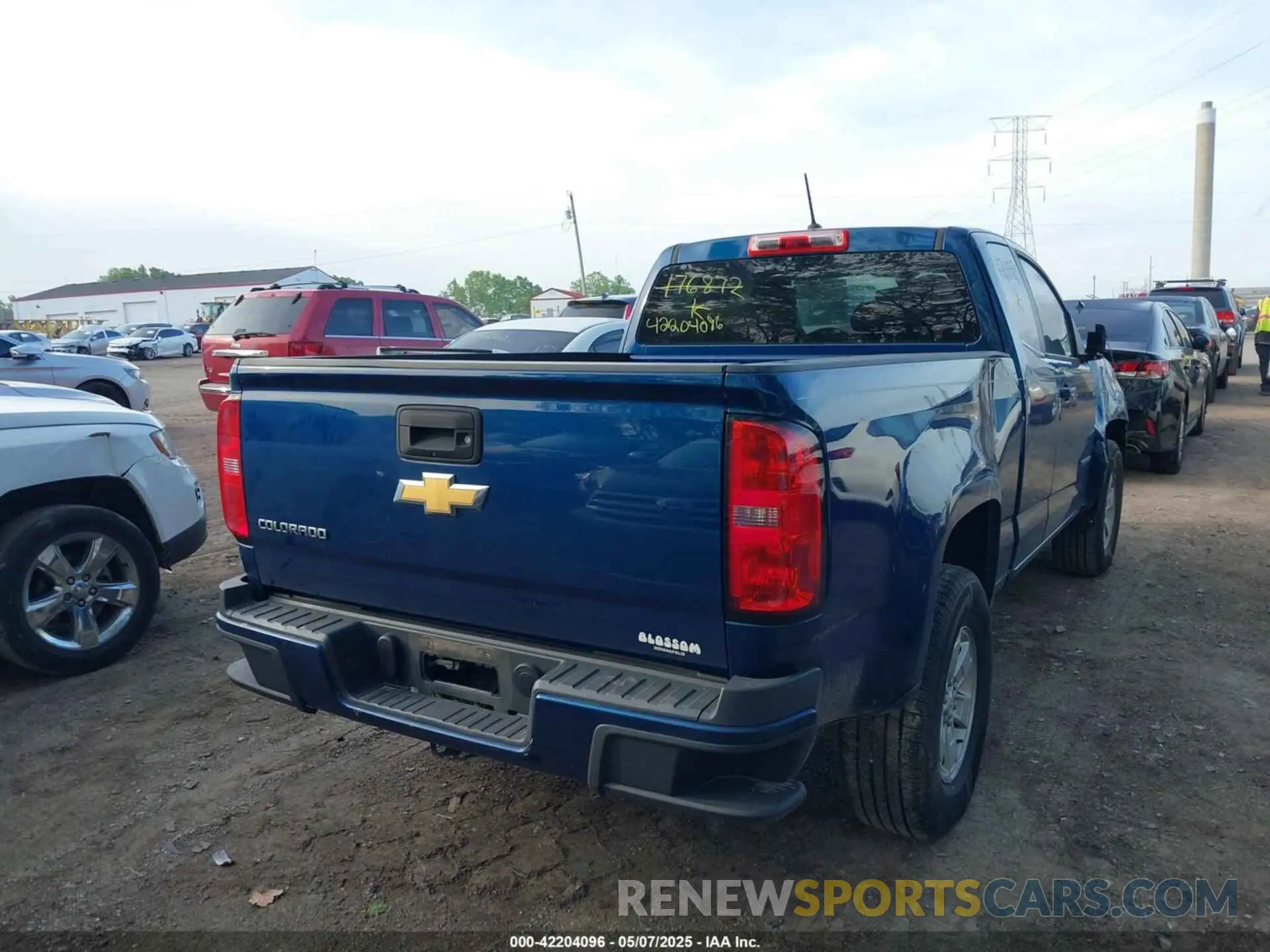 4 Photograph of a damaged car 1GCHSBEA3K1176872 CHEVROLET COLORADO 2019