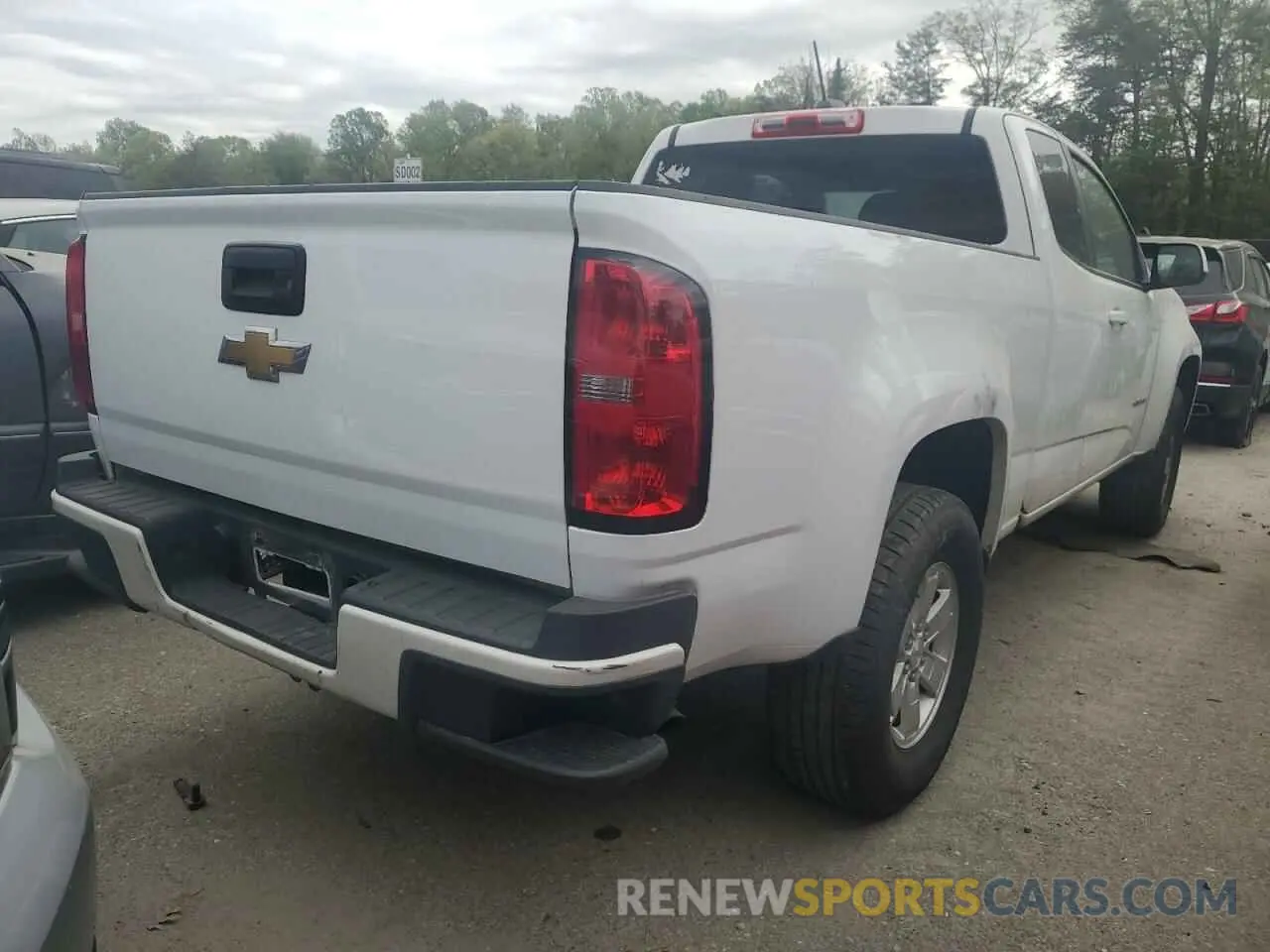 3 Photograph of a damaged car 1GCHSBEA3K1203049 CHEVROLET COLORADO 2019
