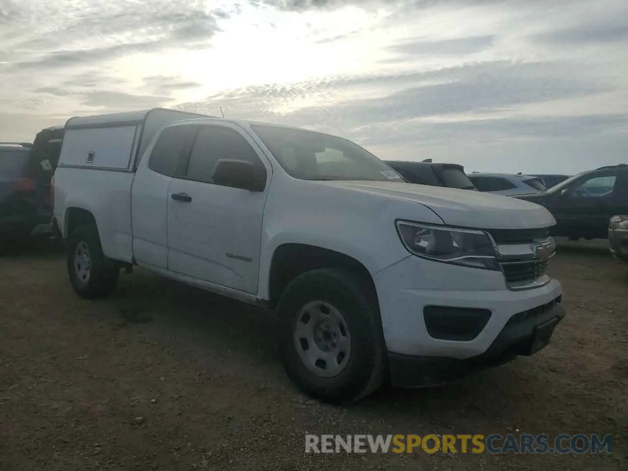 4 Photograph of a damaged car 1GCHSBEA3K1256981 CHEVROLET COLORADO 2019