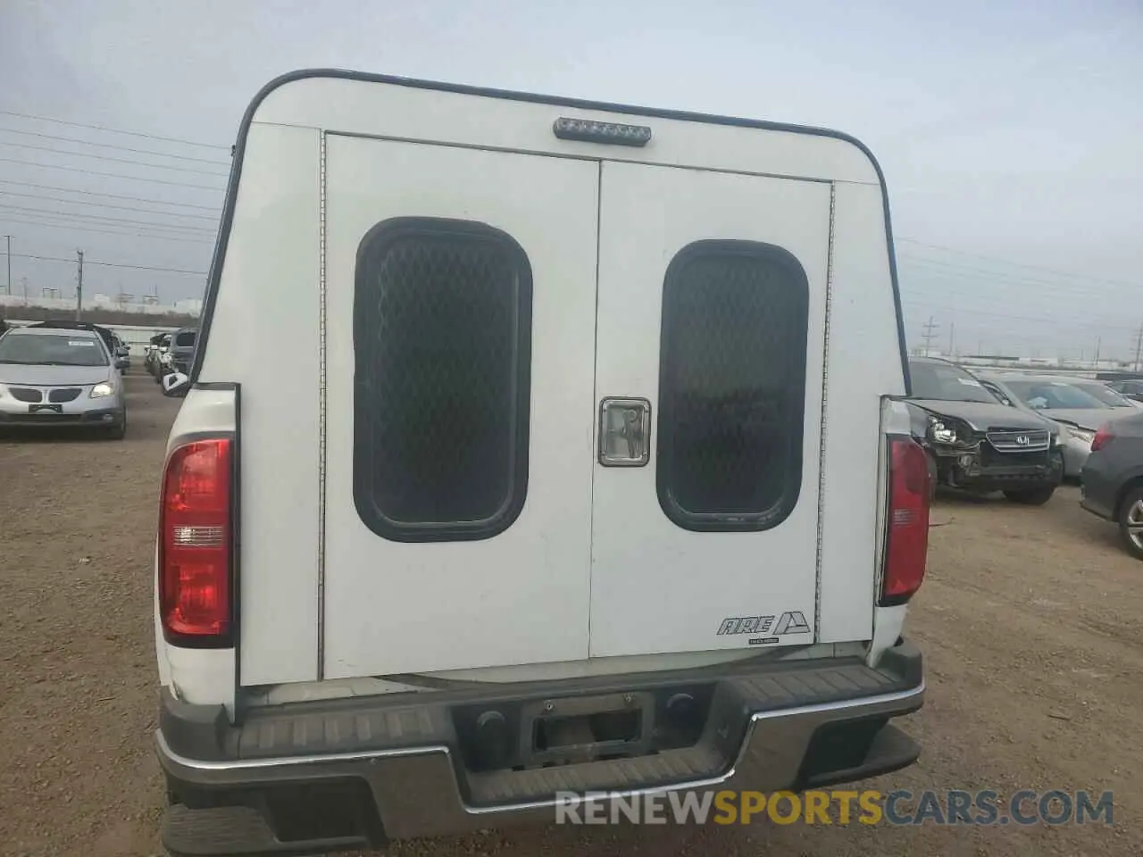 6 Photograph of a damaged car 1GCHSBEA3K1256981 CHEVROLET COLORADO 2019