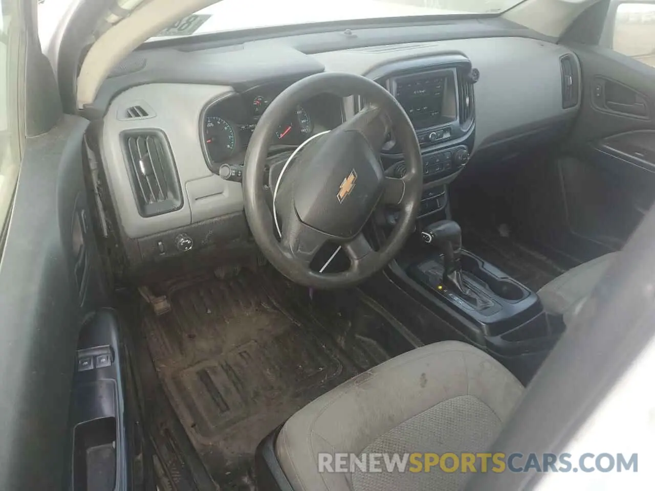 8 Photograph of a damaged car 1GCHSBEA3K1256981 CHEVROLET COLORADO 2019
