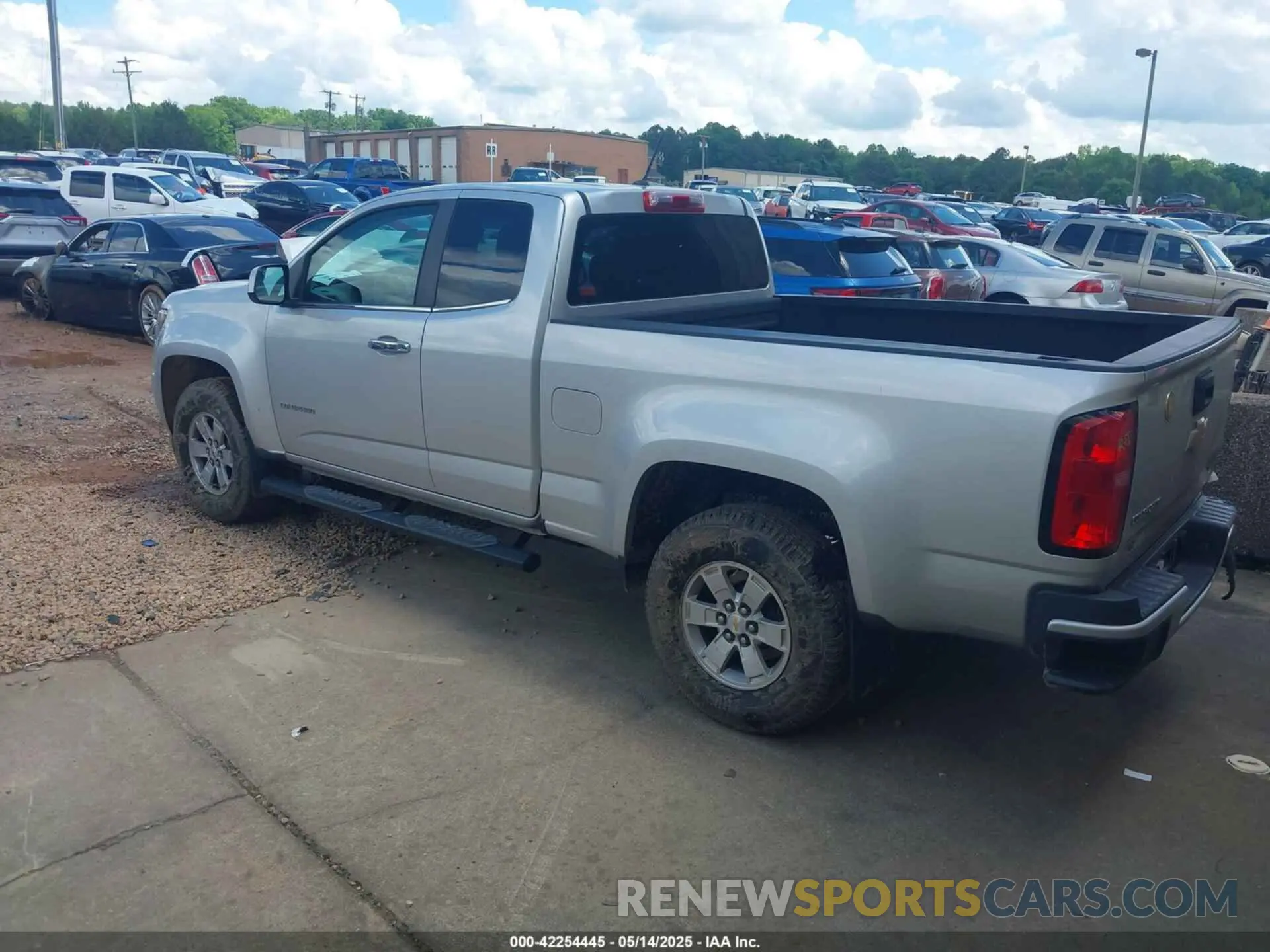 3 Photograph of a damaged car 1GCHSBEA3K1260366 CHEVROLET COLORADO 2019
