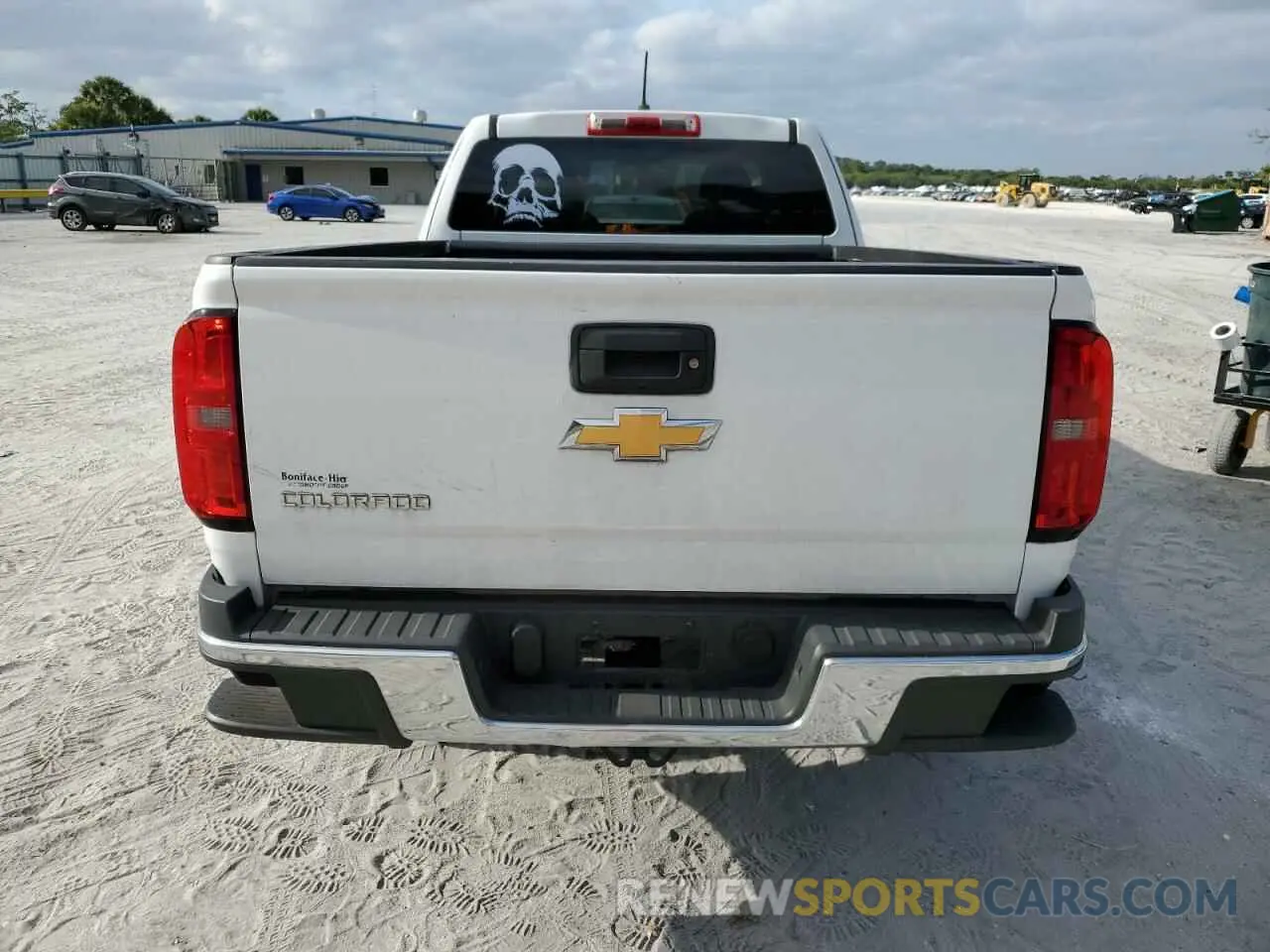 6 Photograph of a damaged car 1GCHSBEA4K1105163 CHEVROLET COLORADO 2019