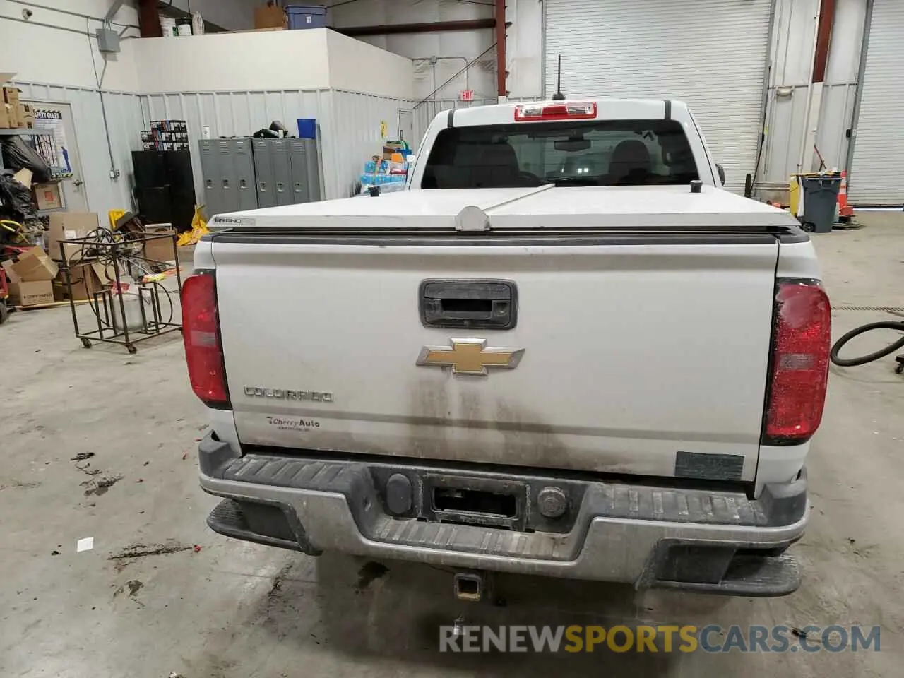 6 Photograph of a damaged car 1GCHSBEA4K1146845 CHEVROLET COLORADO 2019