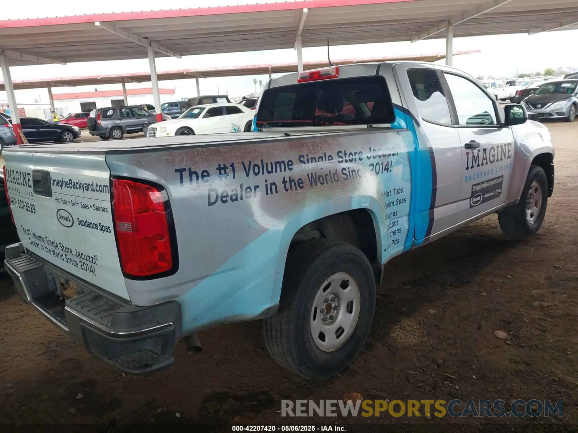 4 Photograph of a damaged car 1GCHSBEA6K1230925 CHEVROLET COLORADO 2019