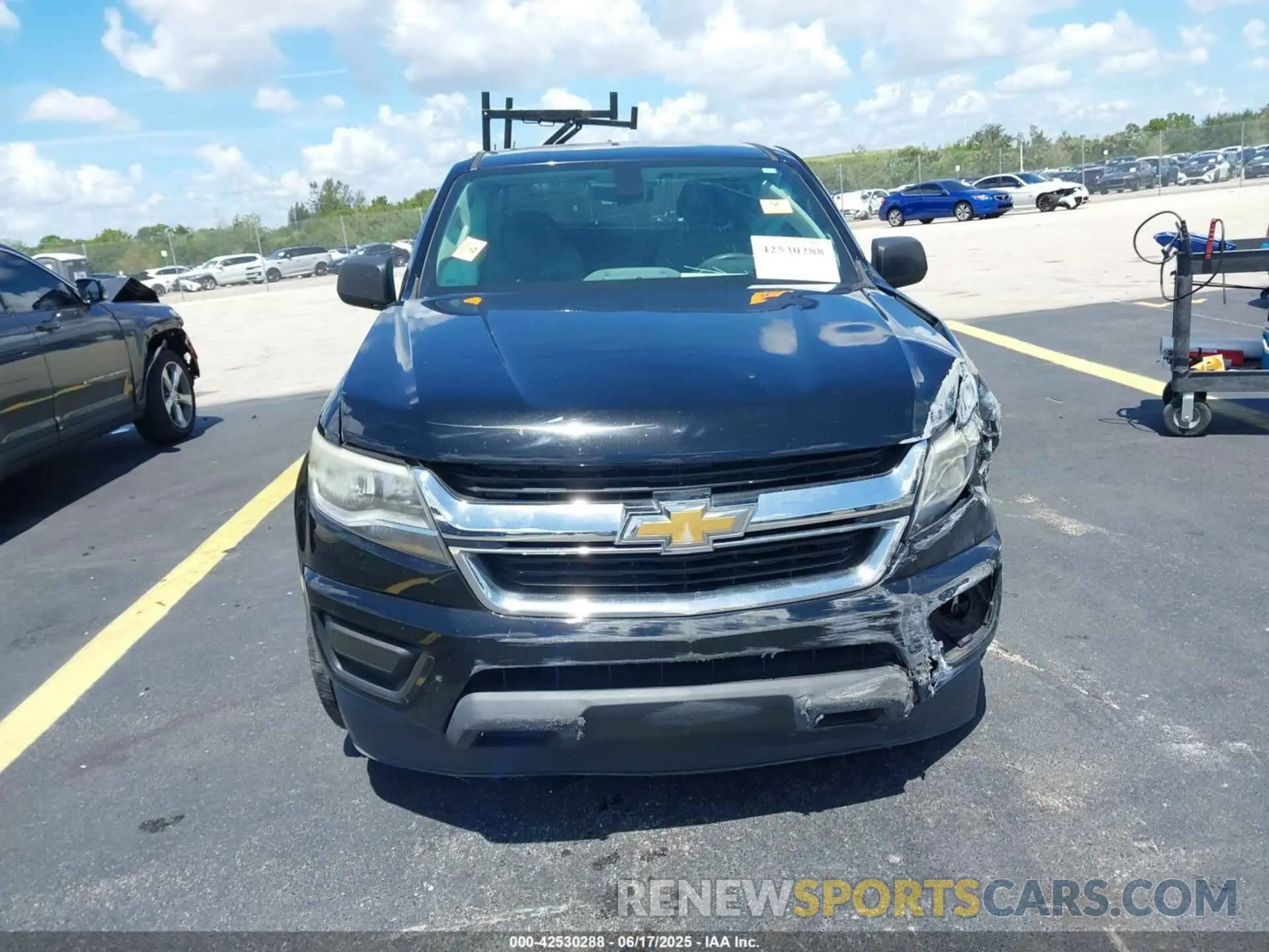 12 Photograph of a damaged car 1GCHSBEA7K1241528 CHEVROLET COLORADO 2019