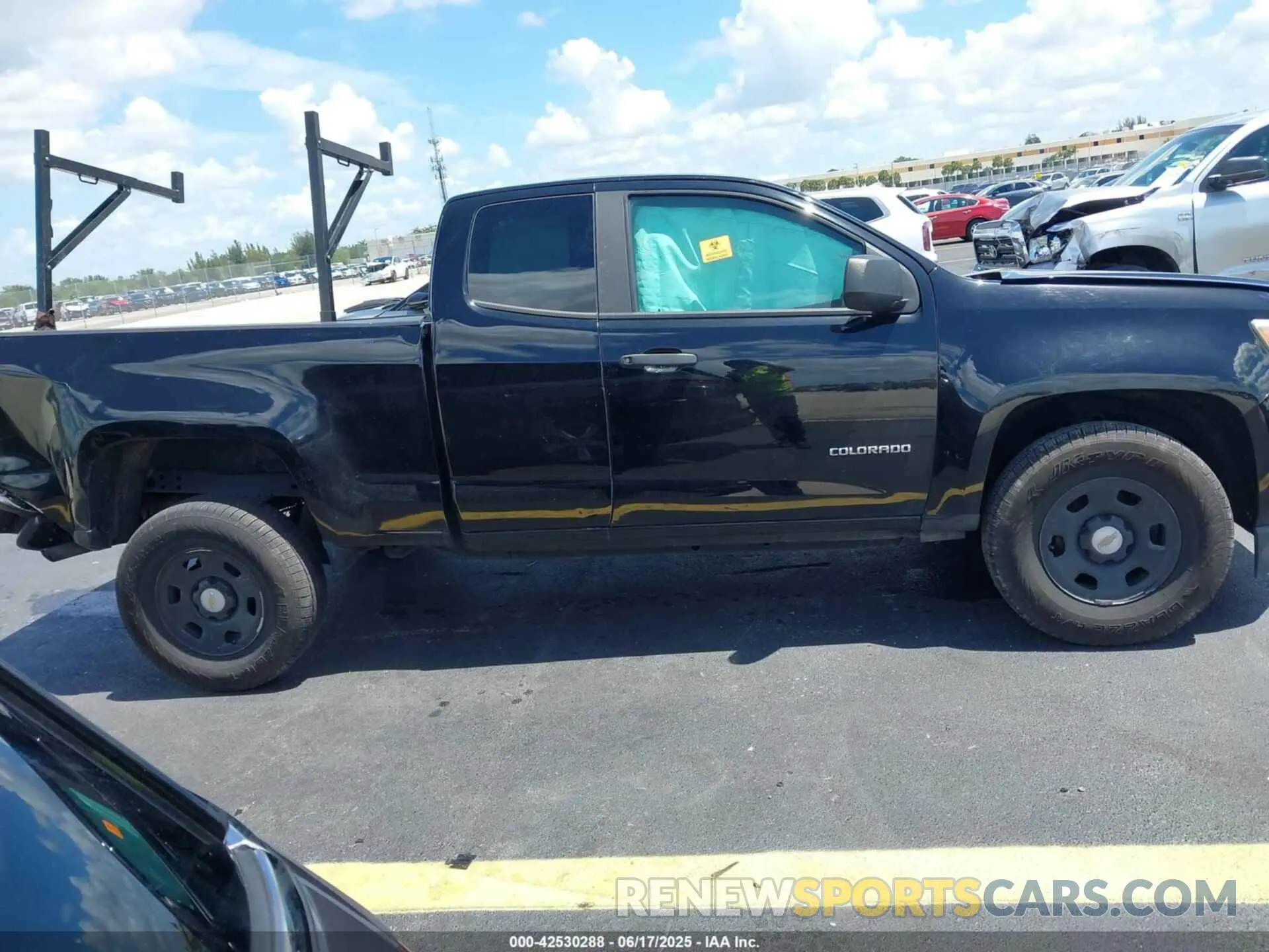 13 Photograph of a damaged car 1GCHSBEA7K1241528 CHEVROLET COLORADO 2019