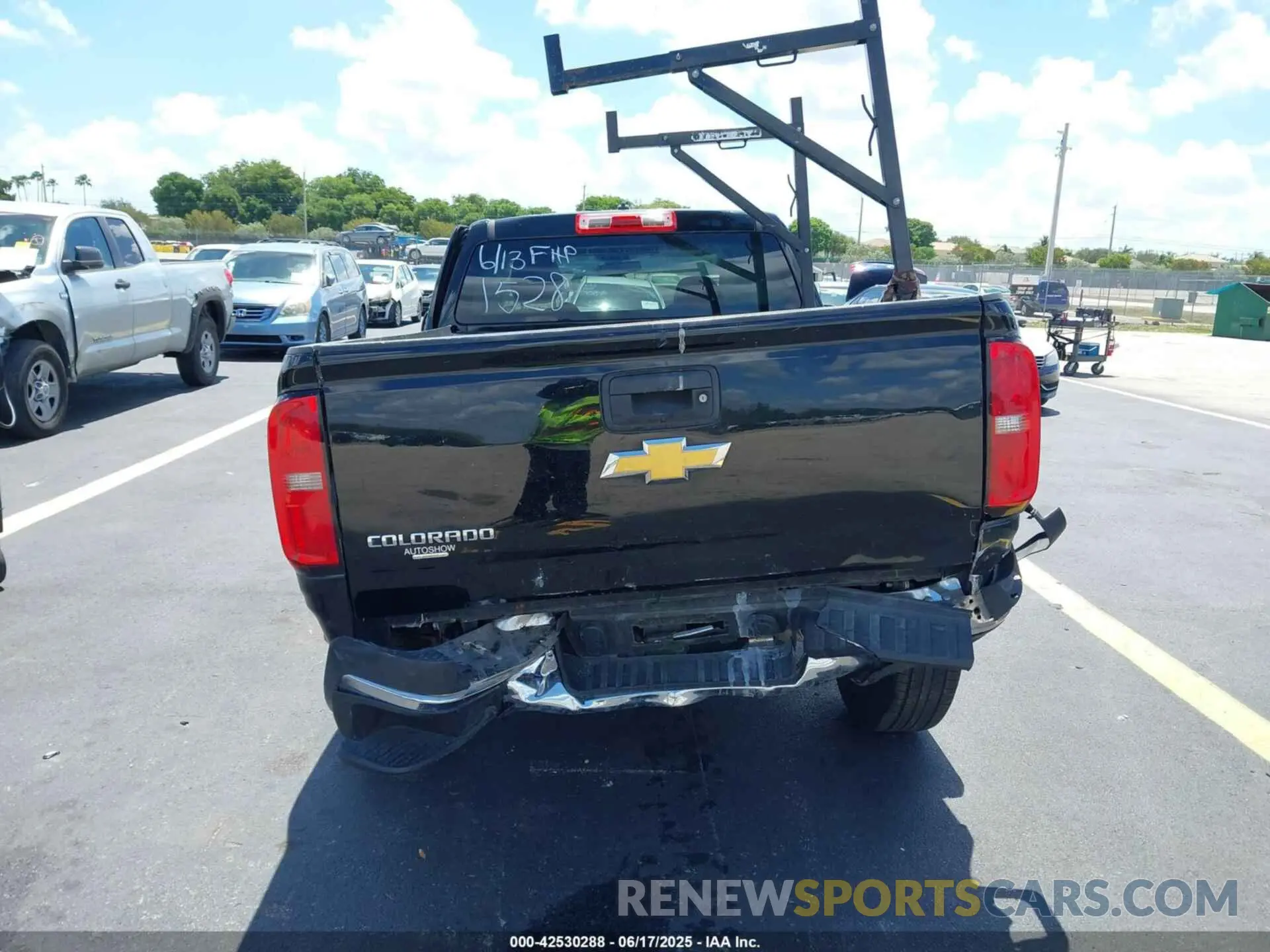 16 Photograph of a damaged car 1GCHSBEA7K1241528 CHEVROLET COLORADO 2019