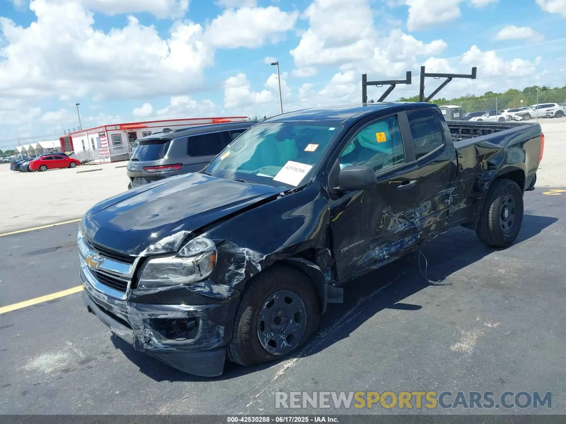2 Photograph of a damaged car 1GCHSBEA7K1241528 CHEVROLET COLORADO 2019