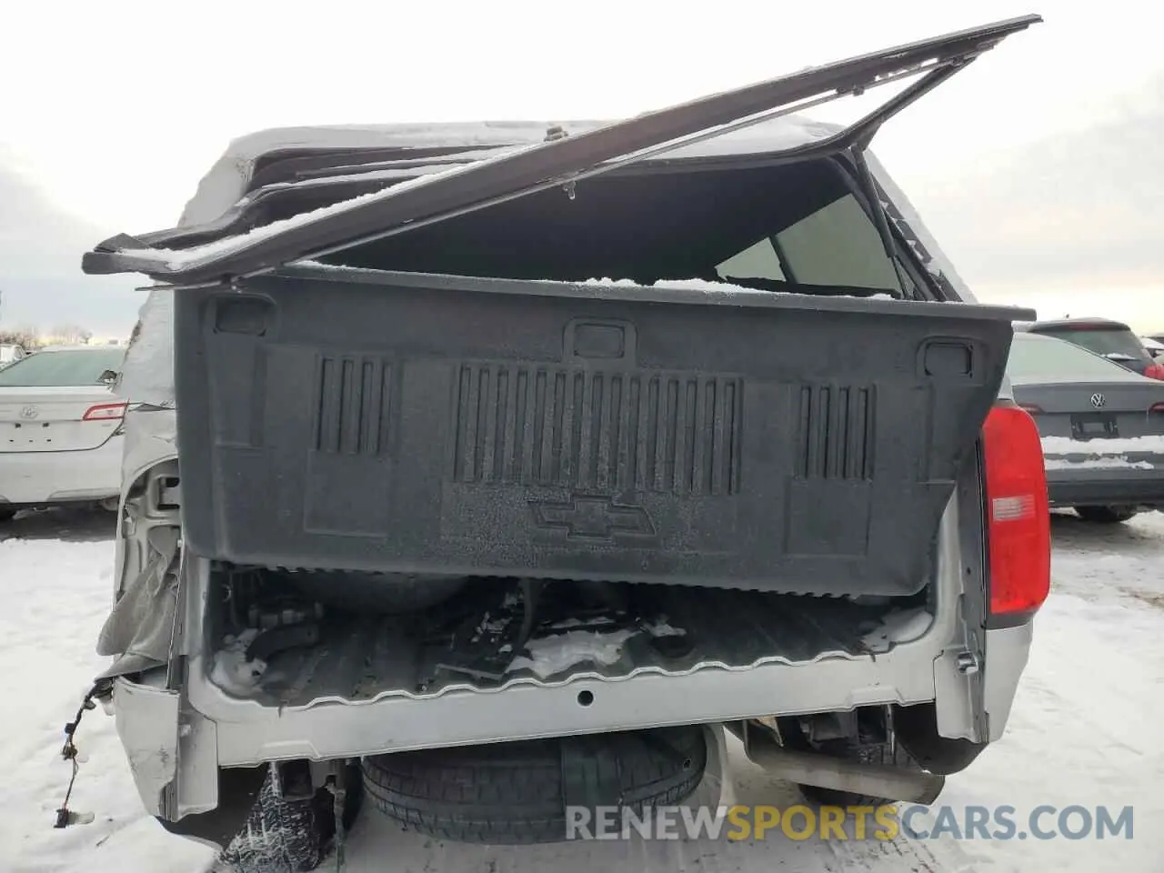 6 Photograph of a damaged car 1GCHSBEA7K1302120 CHEVROLET COLORADO 2019