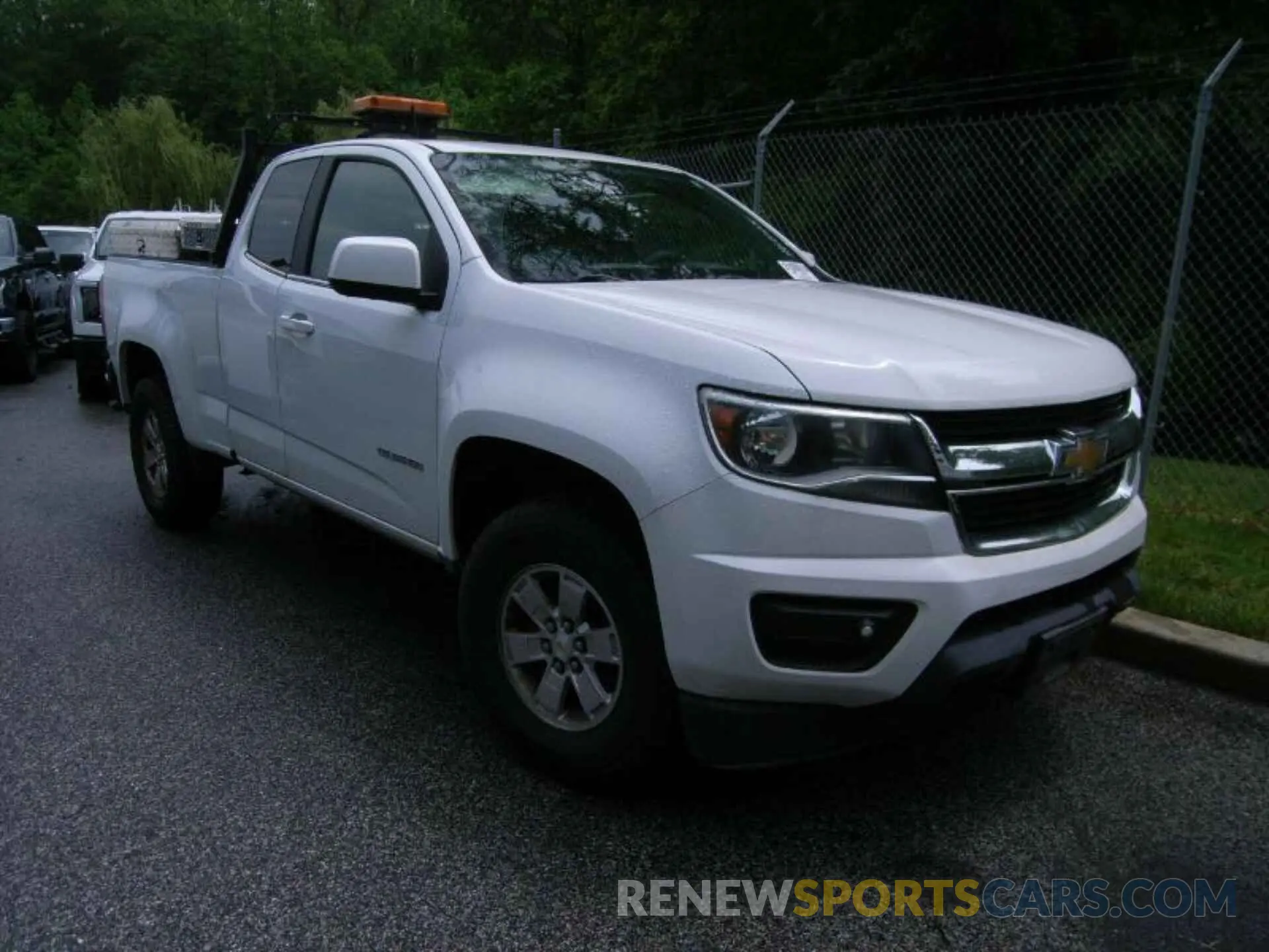 17 Photograph of a damaged car 1GCHSBEA7K1322027 CHEVROLET COLORADO 2019