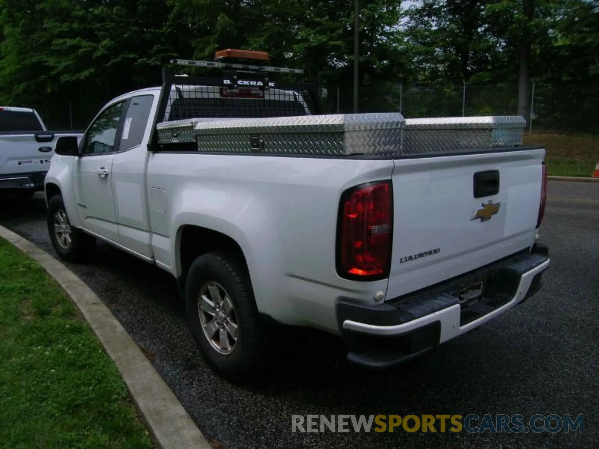 6 Photograph of a damaged car 1GCHSBEA7K1322027 CHEVROLET COLORADO 2019