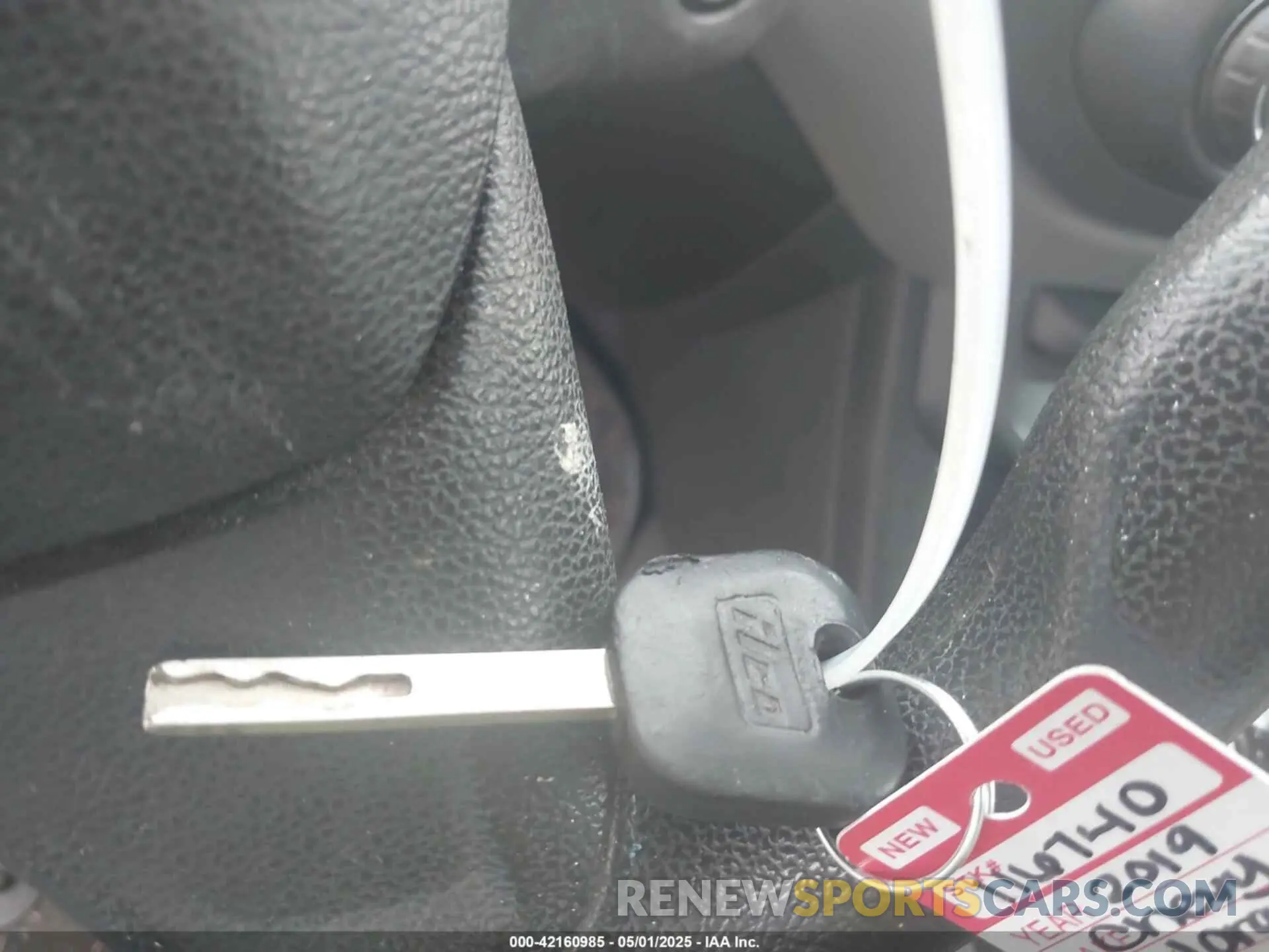 11 Photograph of a damaged car 1GCHSBEA8K1119583 CHEVROLET COLORADO 2019