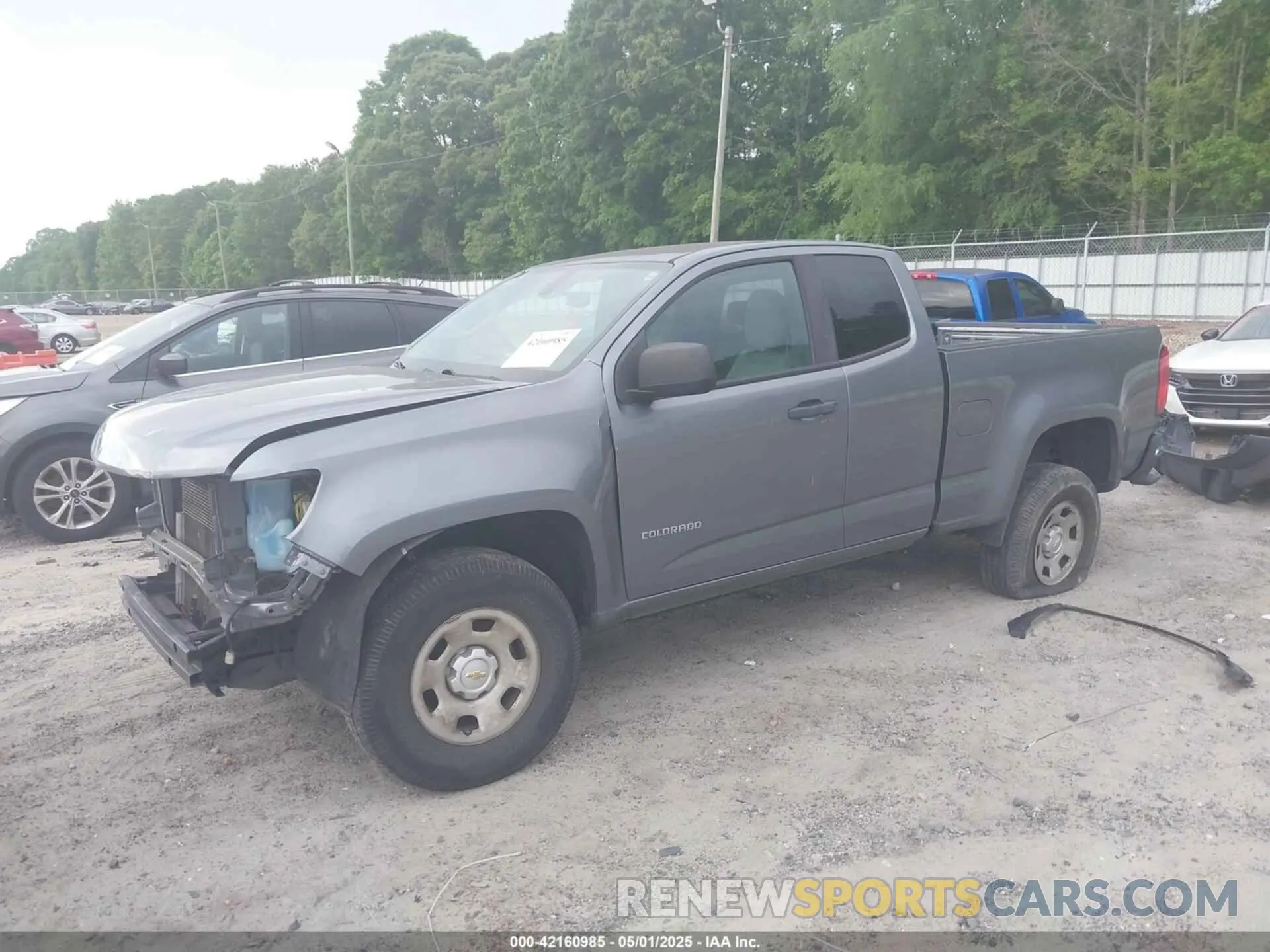 2 Photograph of a damaged car 1GCHSBEA8K1119583 CHEVROLET COLORADO 2019