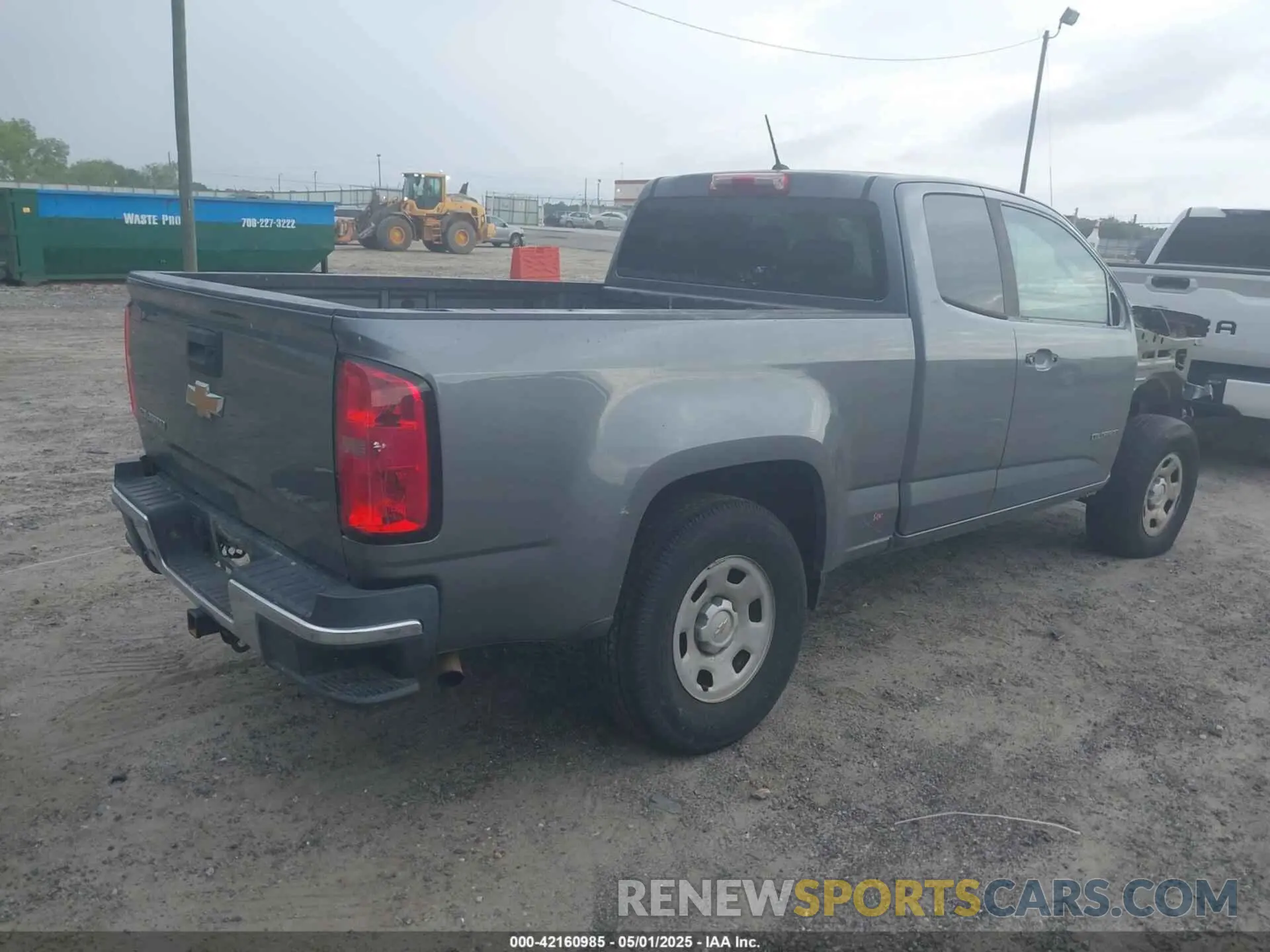 4 Photograph of a damaged car 1GCHSBEA8K1119583 CHEVROLET COLORADO 2019
