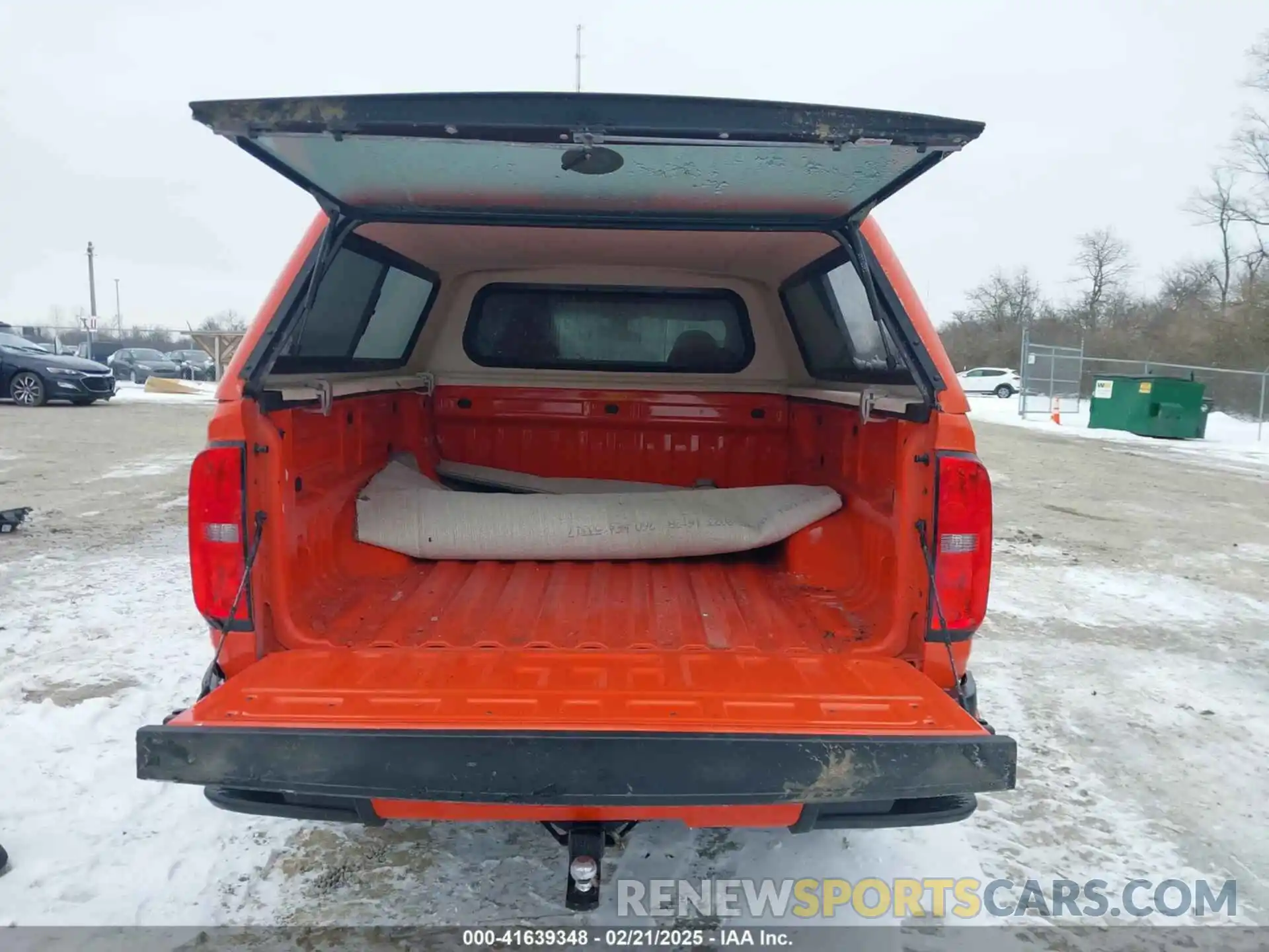 17 Photograph of a damaged car 1GCHSBEA8K1180755 CHEVROLET COLORADO 2019