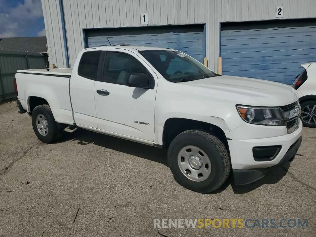 4 Photograph of a damaged car 1GCHSBEA8K1194333 CHEVROLET COLORADO 2019