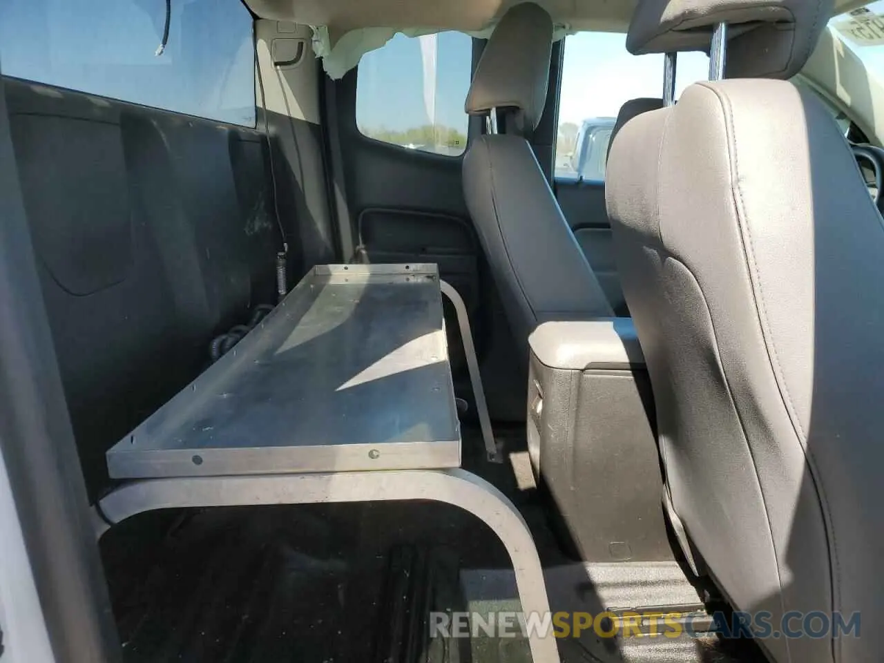 10 Photograph of a damaged car 1GCHSBEA8K1210336 CHEVROLET COLORADO 2019