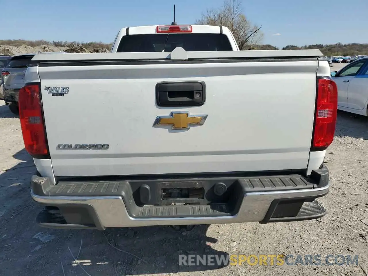 6 Photograph of a damaged car 1GCHSBEA8K1210336 CHEVROLET COLORADO 2019