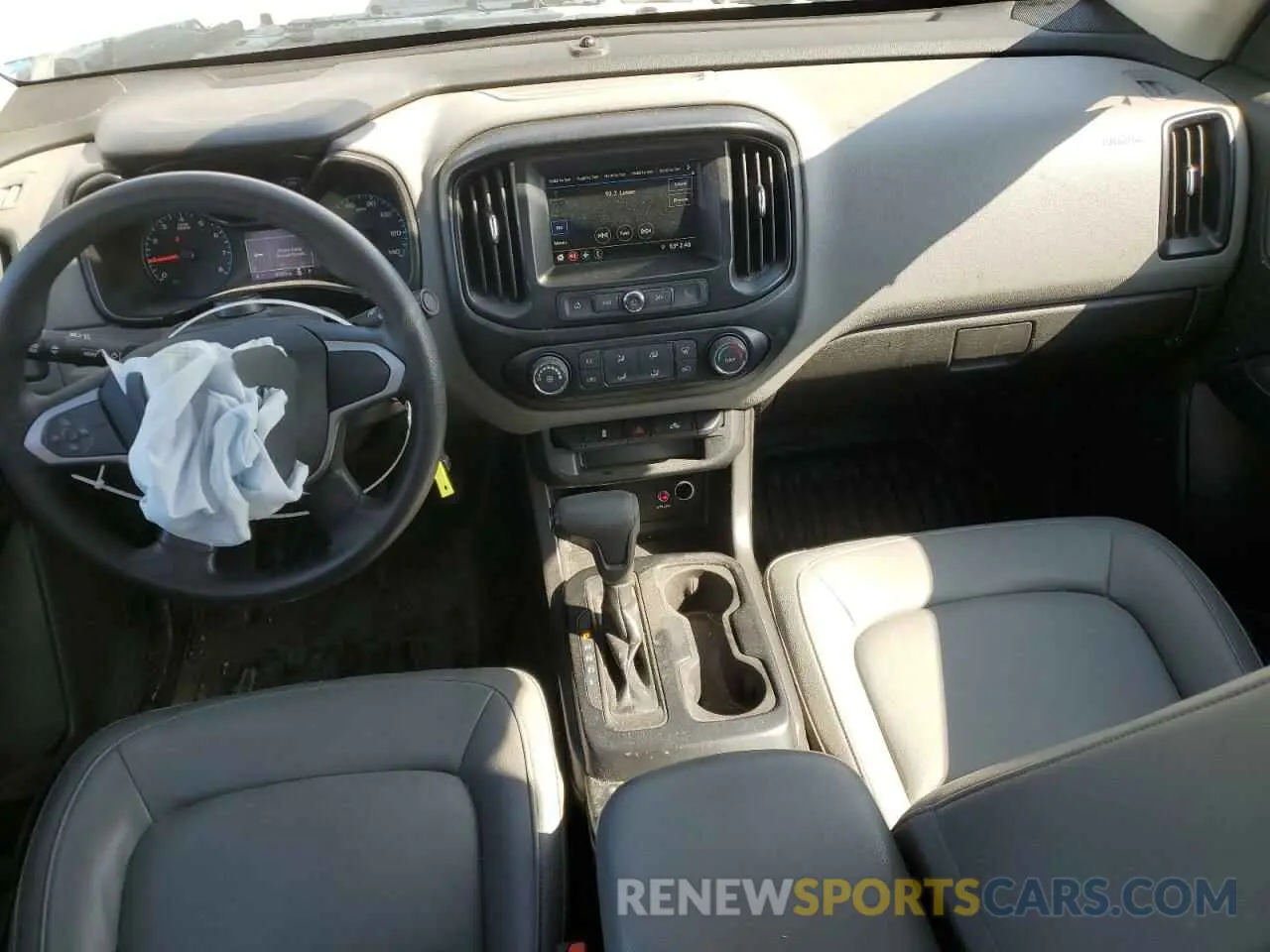 8 Photograph of a damaged car 1GCHSBEA8K1210336 CHEVROLET COLORADO 2019