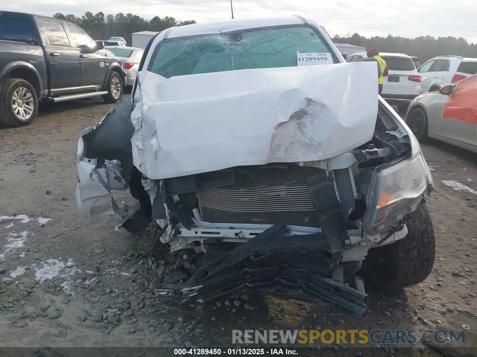 13 Photograph of a damaged car 1GCHSBEA8K1221532 CHEVROLET COLORADO 2019