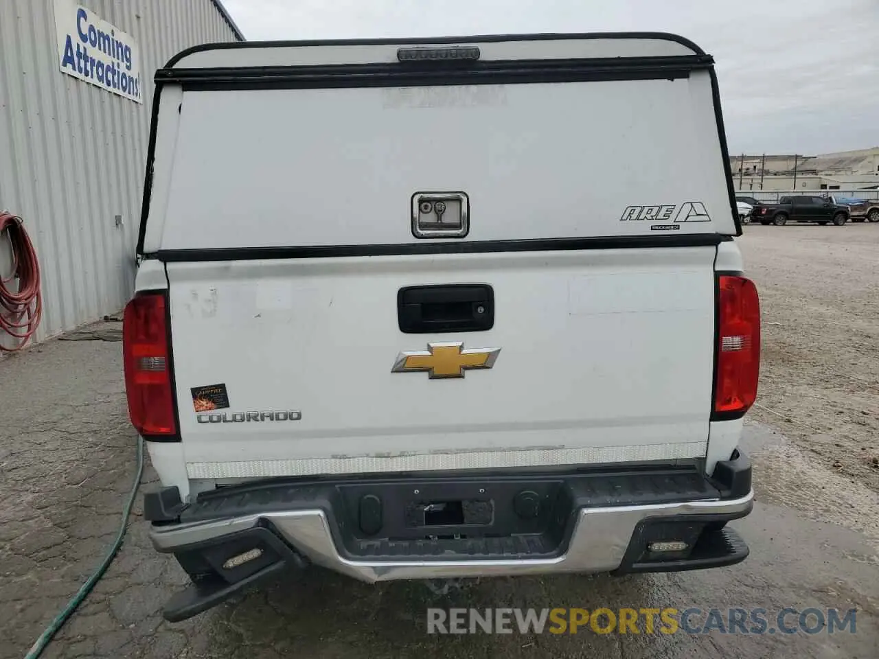 6 Photograph of a damaged car 1GCHSBEA8K1334641 CHEVROLET COLORADO 2019