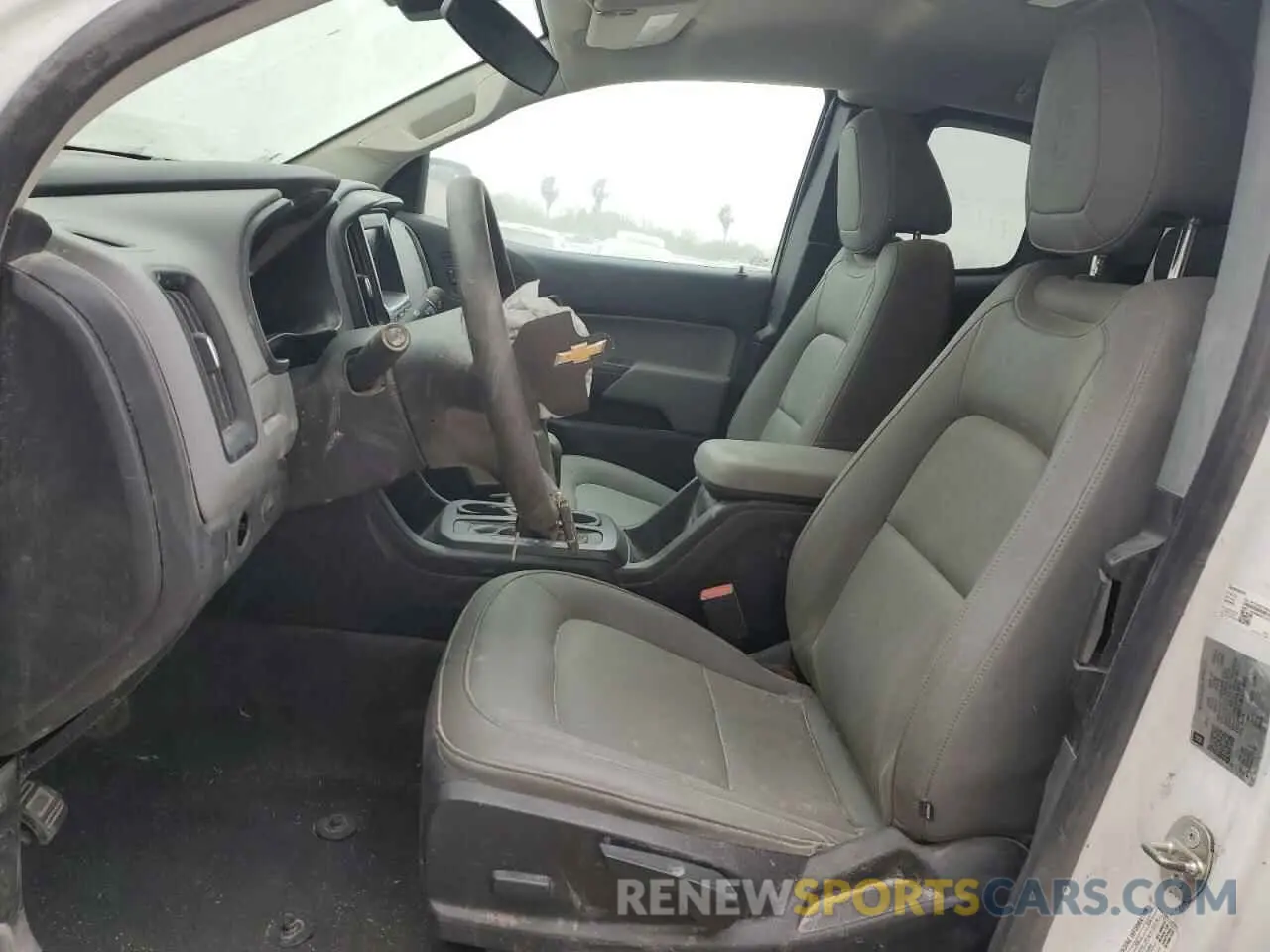 7 Photograph of a damaged car 1GCHSBEA8K1334641 CHEVROLET COLORADO 2019
