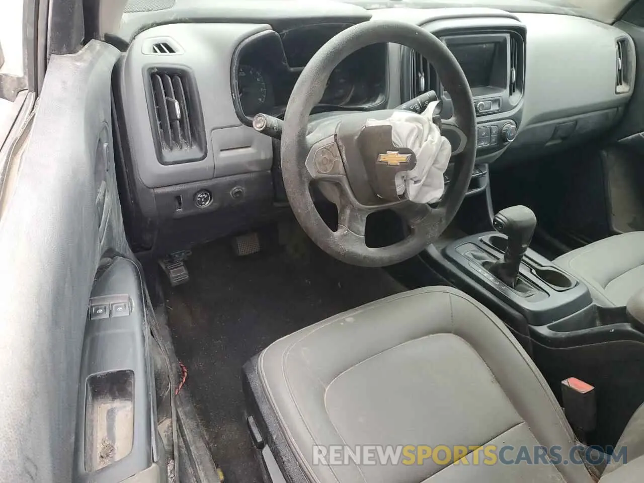 8 Photograph of a damaged car 1GCHSBEA8K1334641 CHEVROLET COLORADO 2019