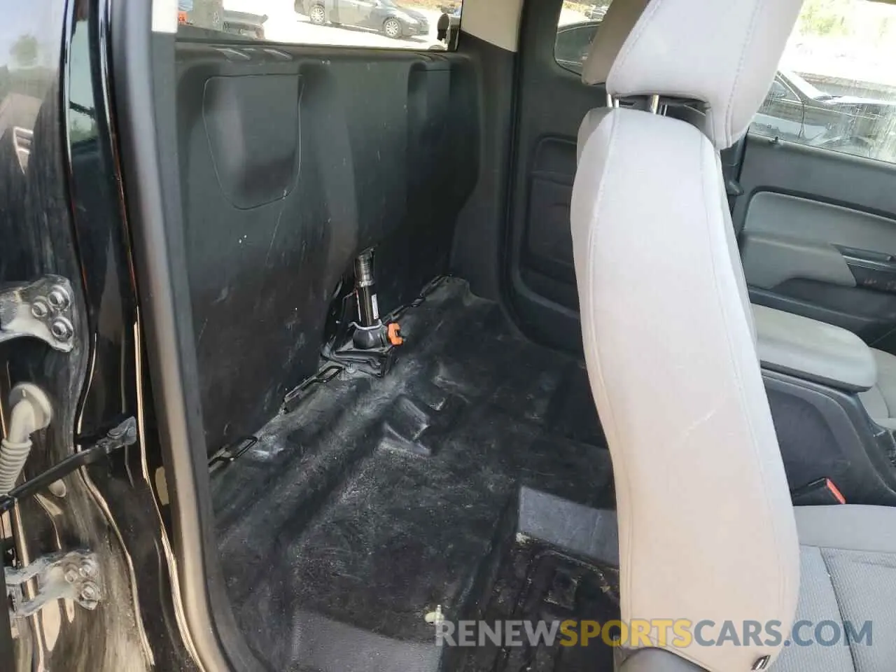 10 Photograph of a damaged car 1GCHSBEA9K1234063 CHEVROLET COLORADO 2019