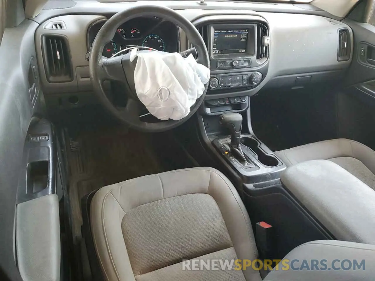 8 Photograph of a damaged car 1GCHSBEA9K1234063 CHEVROLET COLORADO 2019