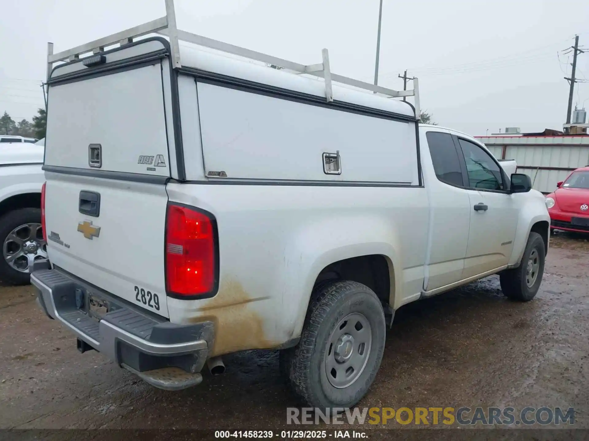 4 Photograph of a damaged car 1GCHSBEN2K1128072 CHEVROLET COLORADO 2019