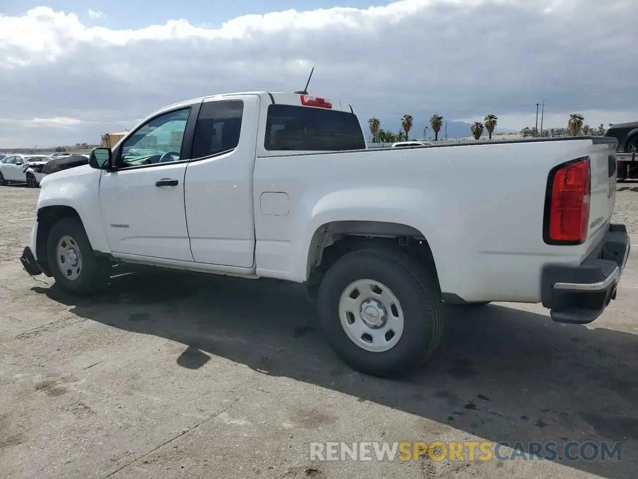2 Photograph of a damaged car 1GCHSBEN2K1269370 CHEVROLET COLORADO 2019