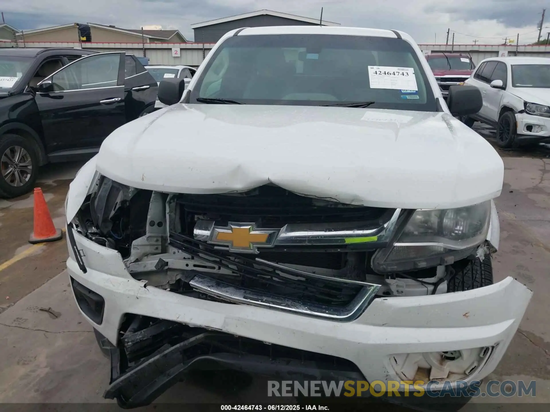 12 Photograph of a damaged car 1GCHSBEN4K1121267 CHEVROLET COLORADO 2019