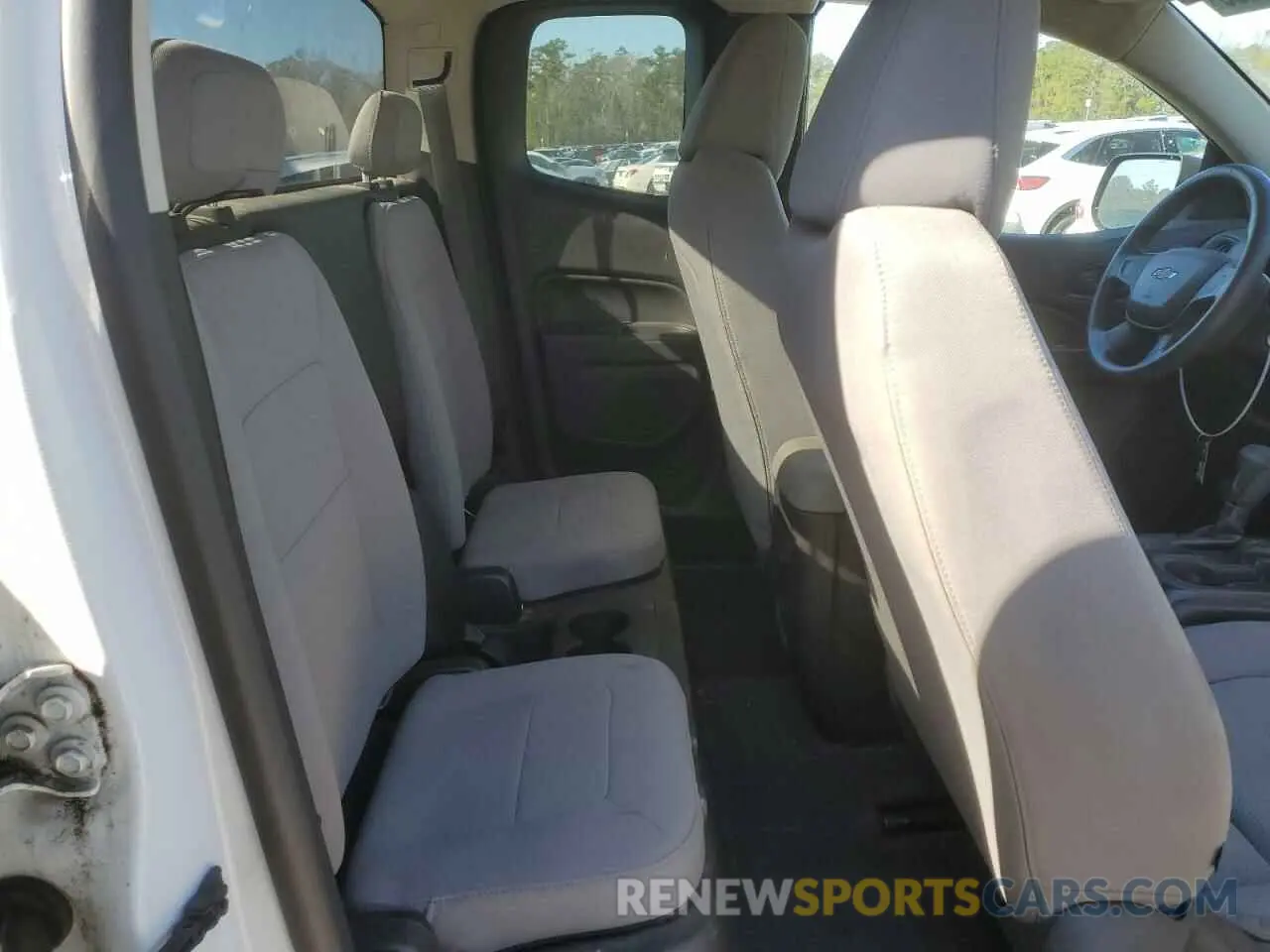 10 Photograph of a damaged car 1GCHSBEN4K1212121 CHEVROLET COLORADO 2019