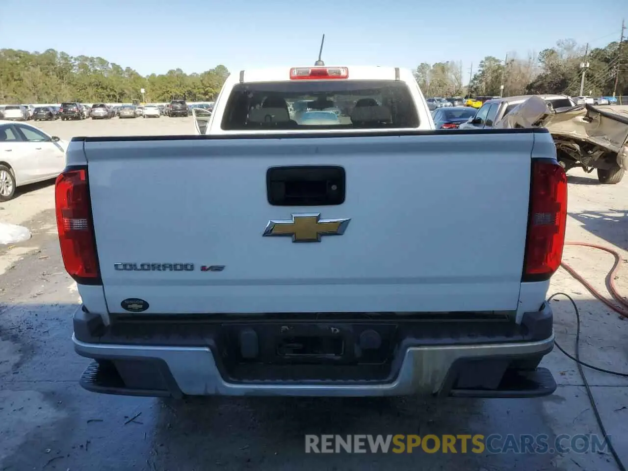 6 Photograph of a damaged car 1GCHSBEN4K1212121 CHEVROLET COLORADO 2019