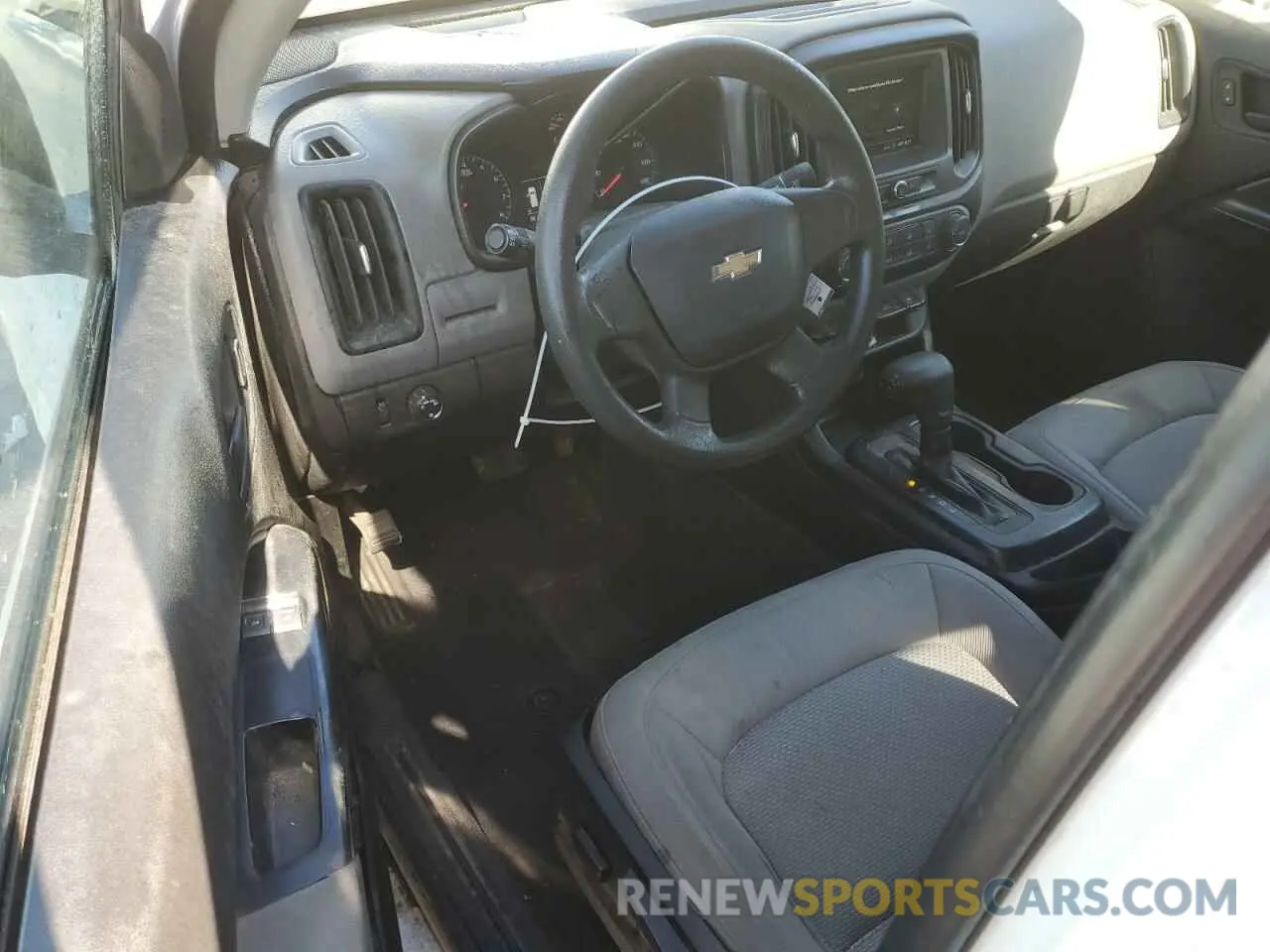 8 Photograph of a damaged car 1GCHSBEN4K1212121 CHEVROLET COLORADO 2019