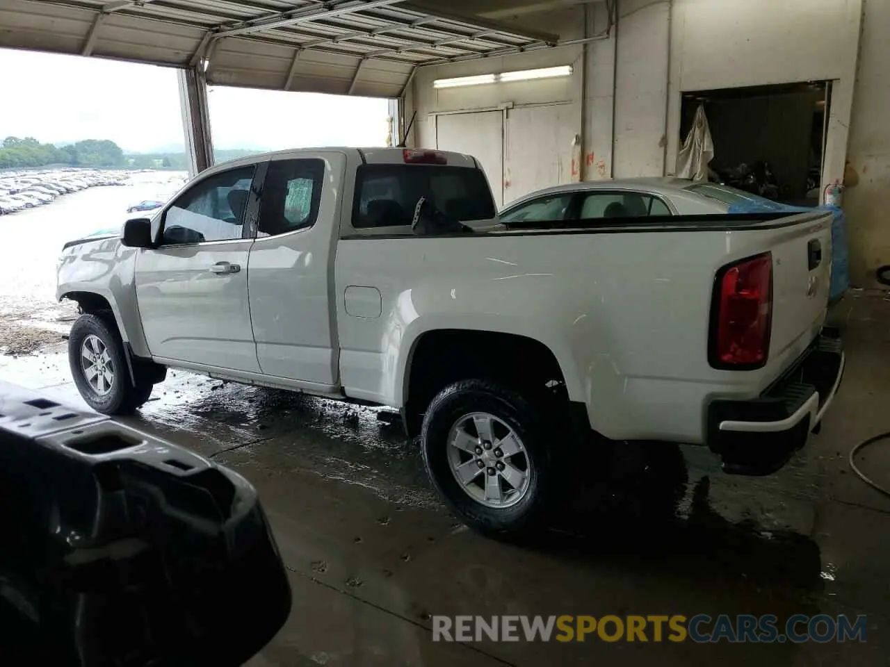 2 Photograph of a damaged car 1GCHSBEN5K1136649 CHEVROLET COLORADO 2019